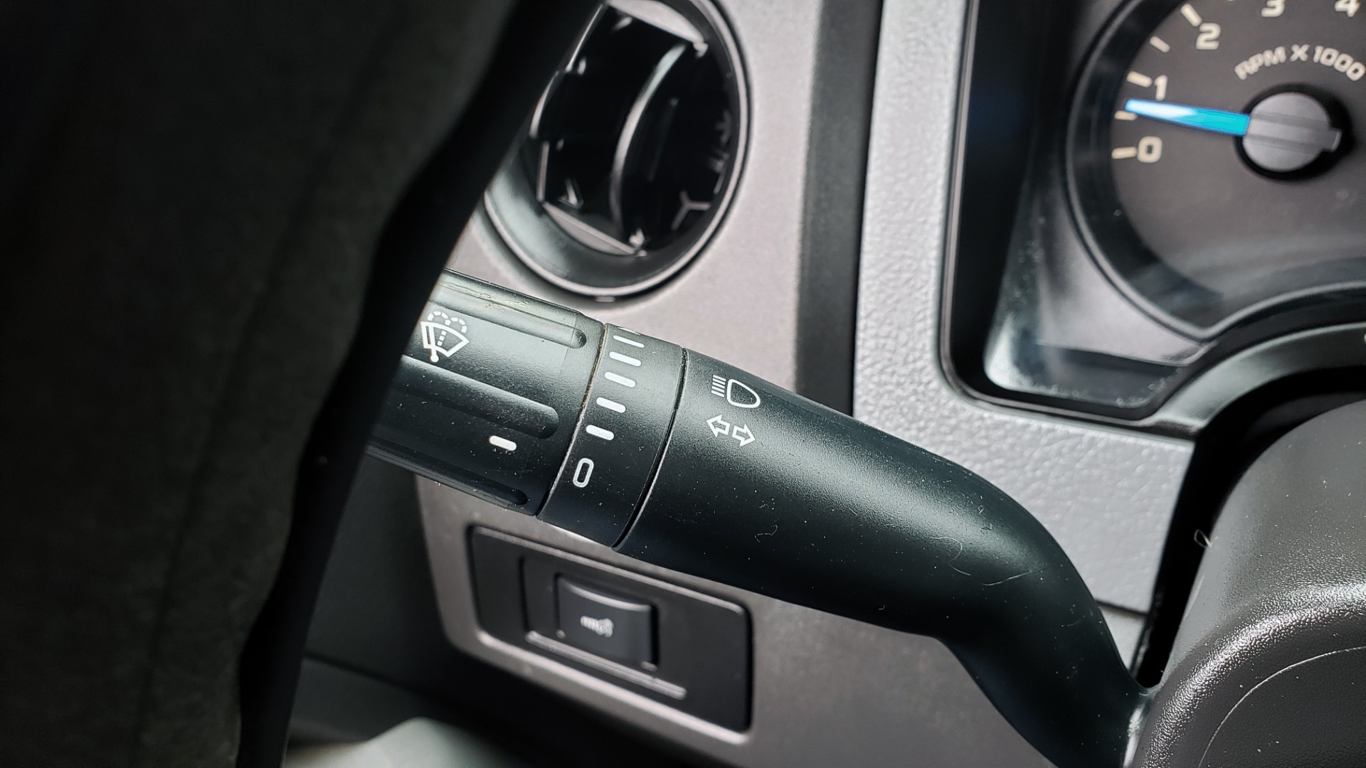 Used 2014 Ford F-150 XL 4X2 REGULAR CAB / 3.7L V6 / 6-SPD AUTO / CRUISE CONTROL for sale Sold at Formula Imports in Charlotte NC 28227 40