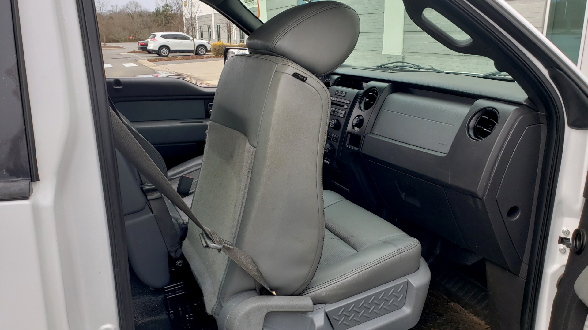 Used 2014 Ford F-150 XL 4X2 REGULAR CAB / 3.7L V6 / 6-SPD AUTO / CRUISE CONTROL for sale Sold at Formula Imports in Charlotte NC 28227 59