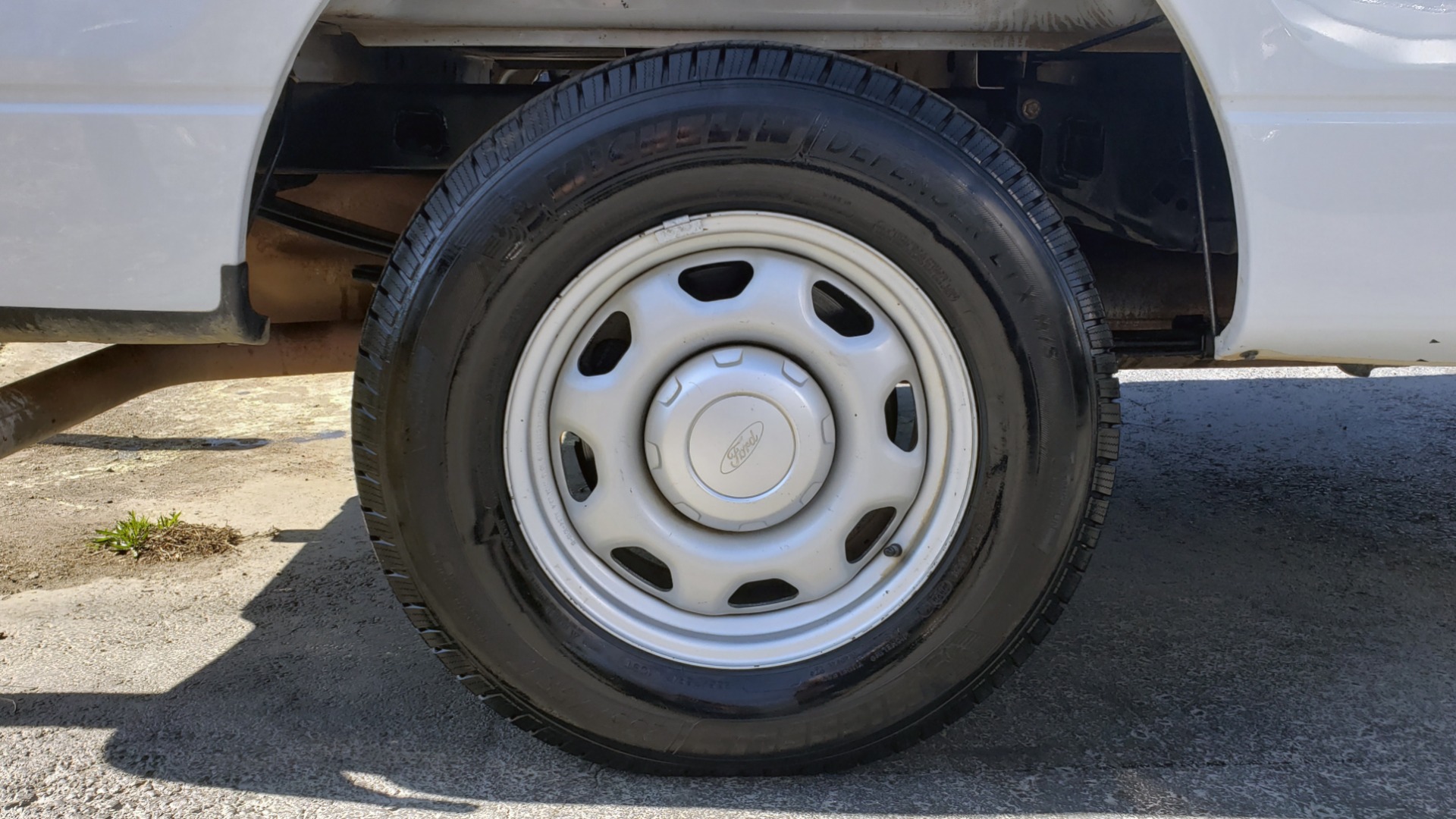 Used 2013 Ford F-150 XL / 2WD / V6 / AUTO / LONG BED / 145IN WB / WORK TRUCK for sale Sold at Formula Imports in Charlotte NC 28227 39
