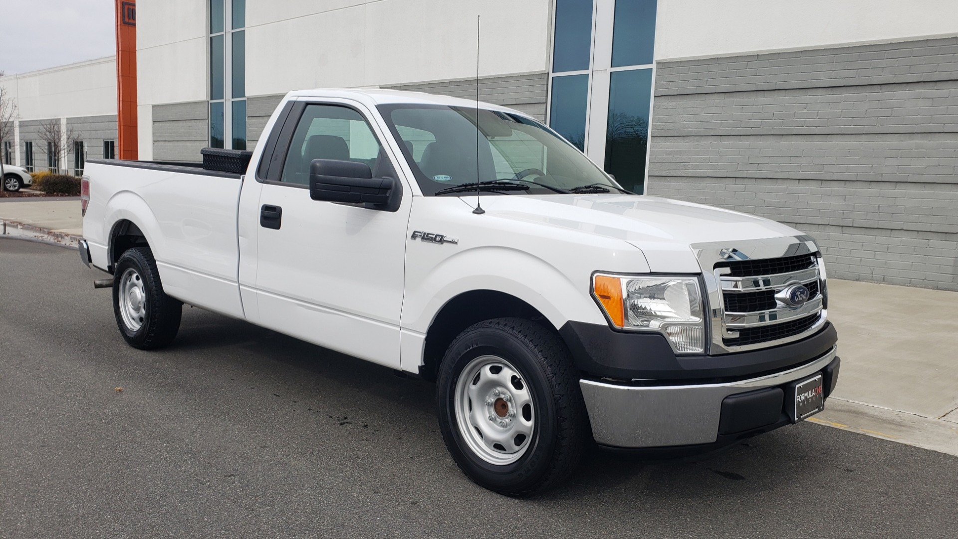Used 2013 Ford F-150 XL / 2WD / V6 / AUTO / LONG BED / 145IN WB / WORK TRUCK for sale Sold at Formula Imports in Charlotte NC 28227 4
