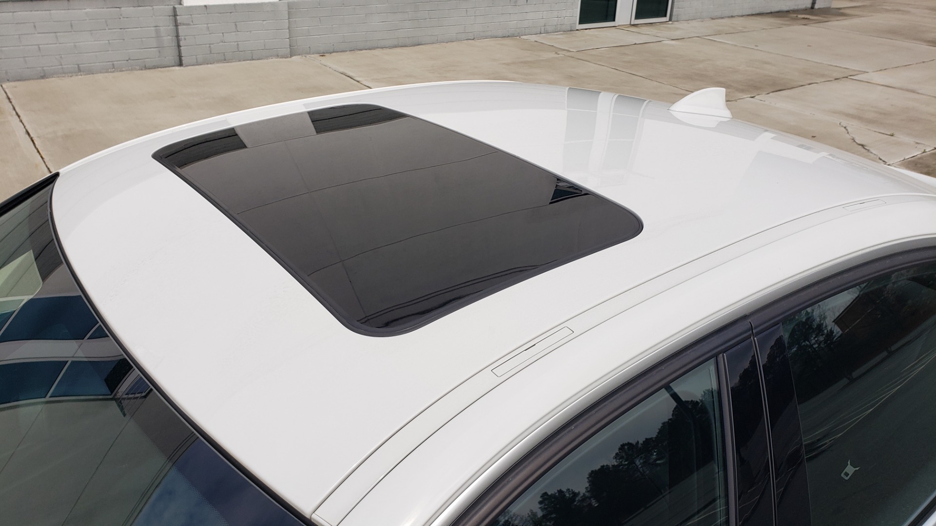 Used 2018 BMW 3 SERIES 330I XDRIVE / CONV PKG / SUNROOF / HTD STS / REARVIEW for sale Sold at Formula Imports in Charlotte NC 28227 11