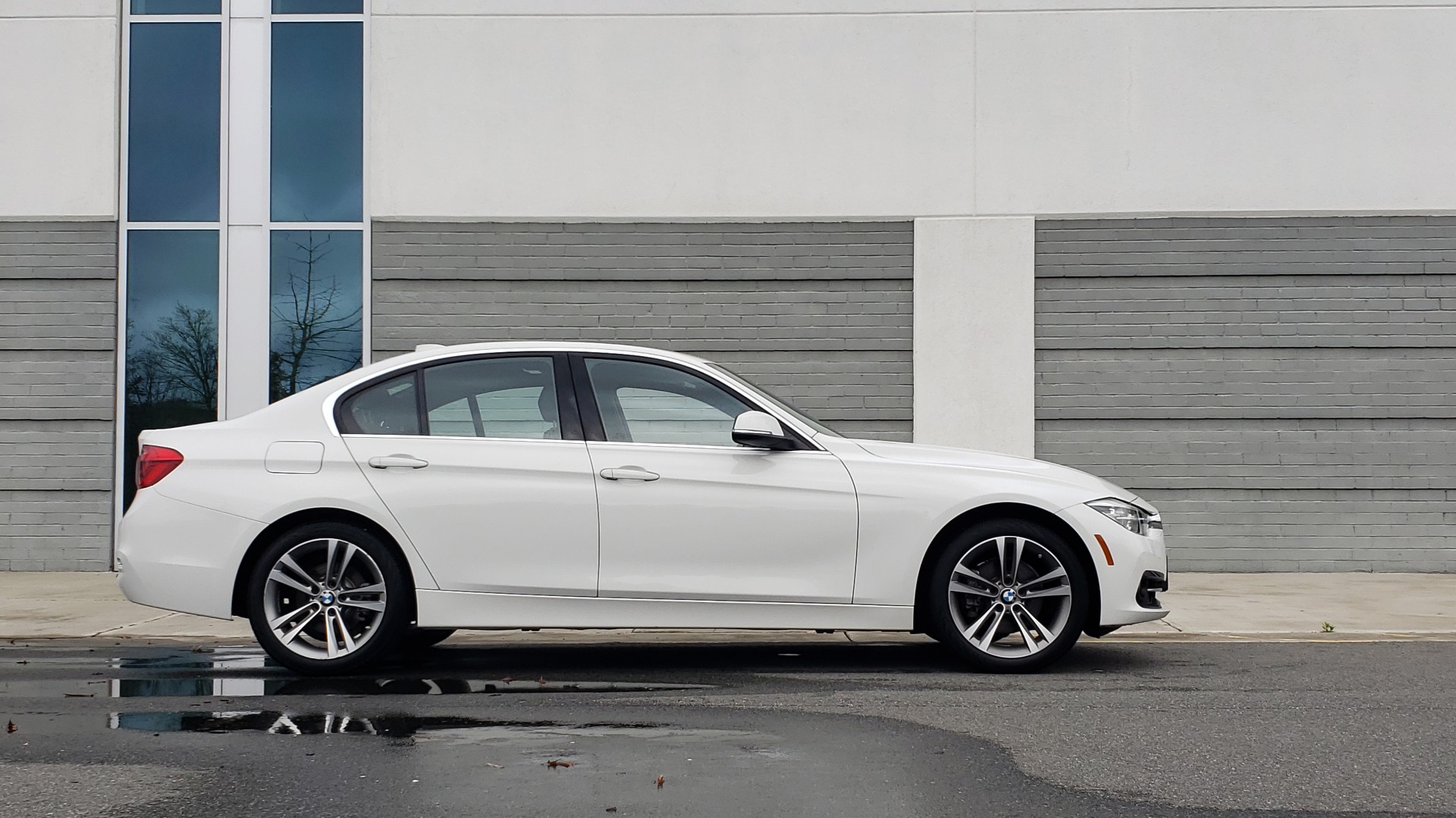 Used 2018 BMW 3 SERIES 330I XDRIVE / CONV PKG / SUNROOF / HTD STS / REARVIEW for sale Sold at Formula Imports in Charlotte NC 28227 3