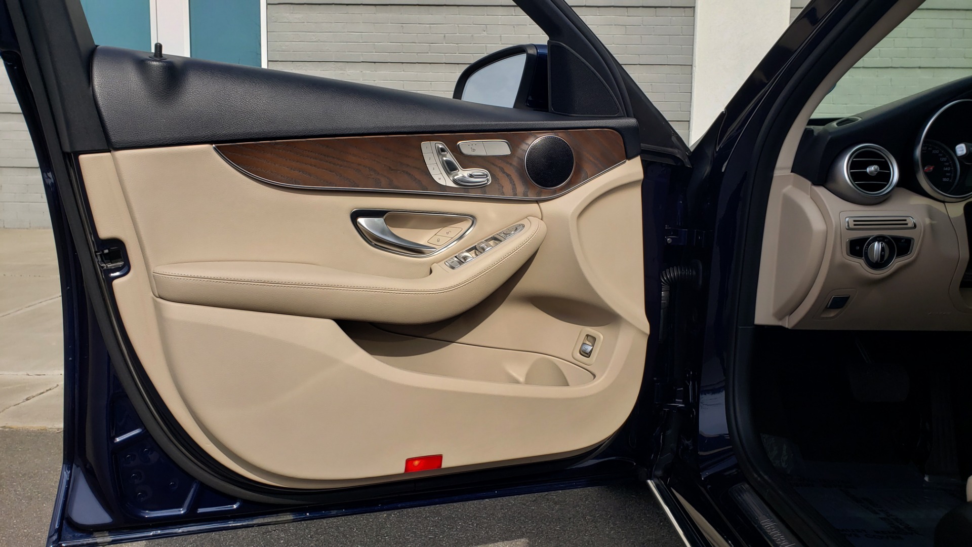 Used 2018 Mercedes-Benz C-CLASS C 300 PREMIUM / PANO-ROOF / HTD STST / APPL CARPLAY / REARVIEW for sale Sold at Formula Imports in Charlotte NC 28227 27