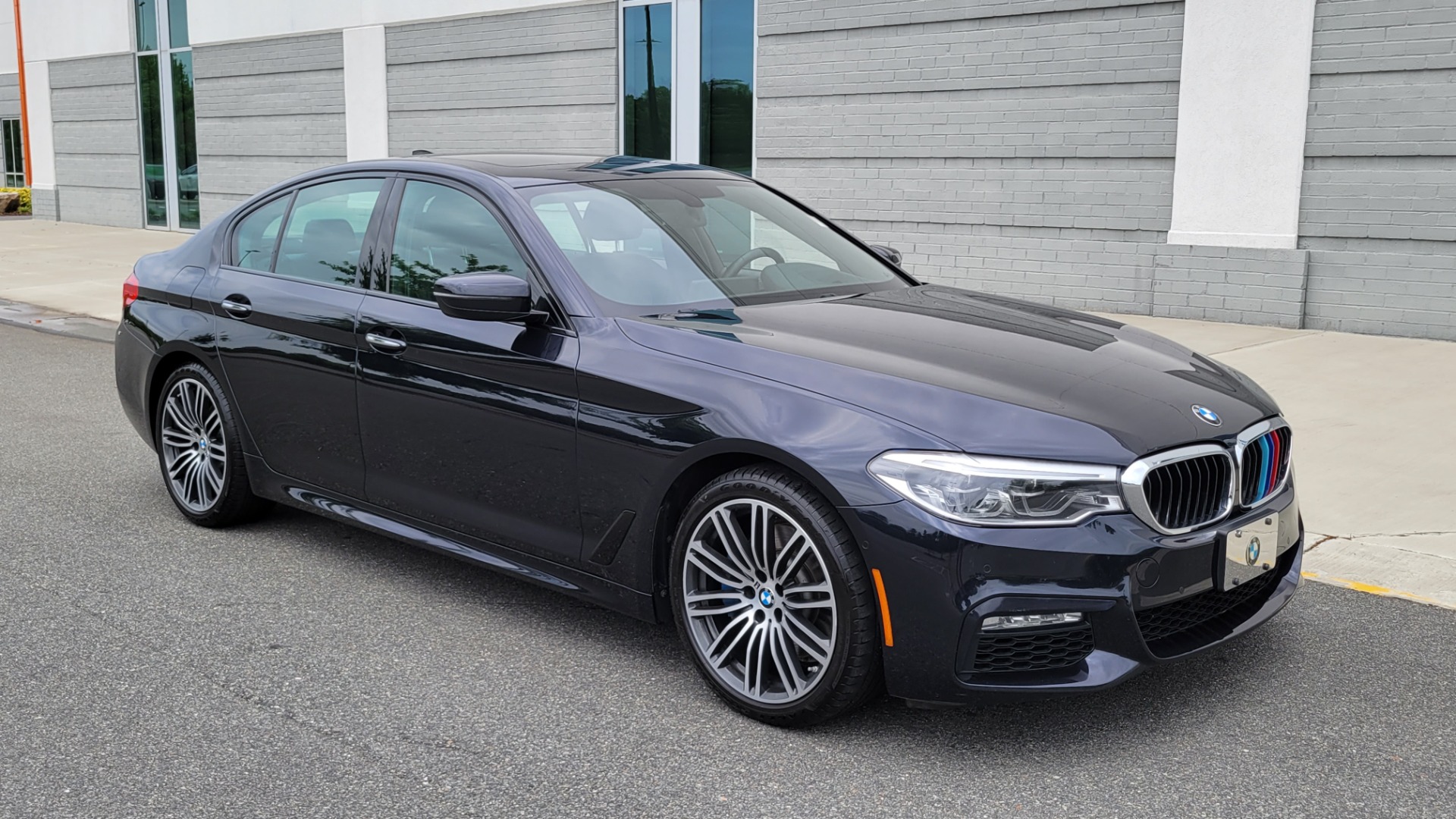 Used 2018 BMW 5 SERIES 530I XDRIVE M-SPORT SEDAN / NAV / HUD / SUNROOF / CAMERA for sale Sold at Formula Imports in Charlotte NC 28227 10