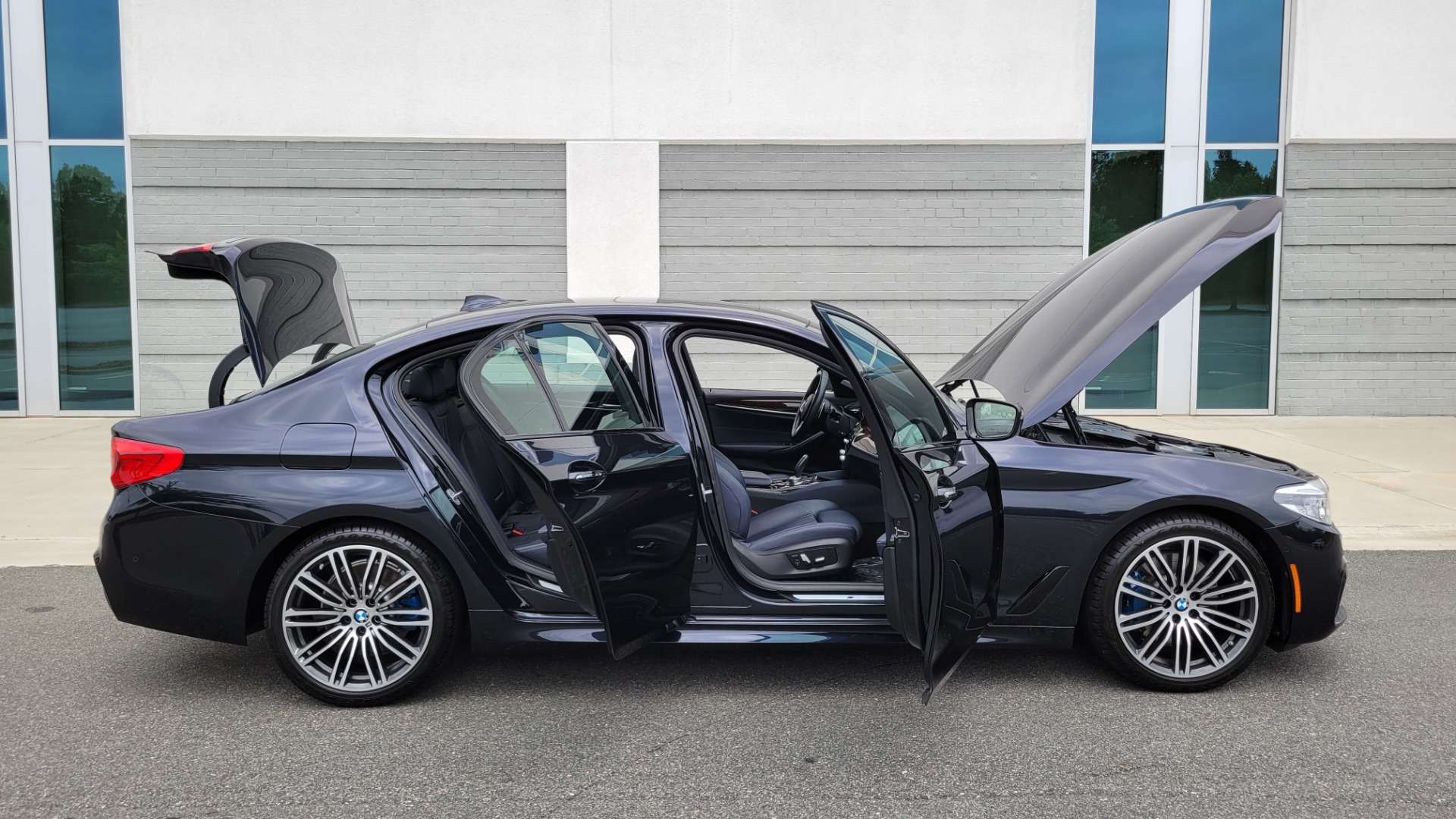 Used 2018 BMW 5 SERIES 530I XDRIVE M-SPORT SEDAN / NAV / HUD / SUNROOF / CAMERA for sale Sold at Formula Imports in Charlotte NC 28227 14