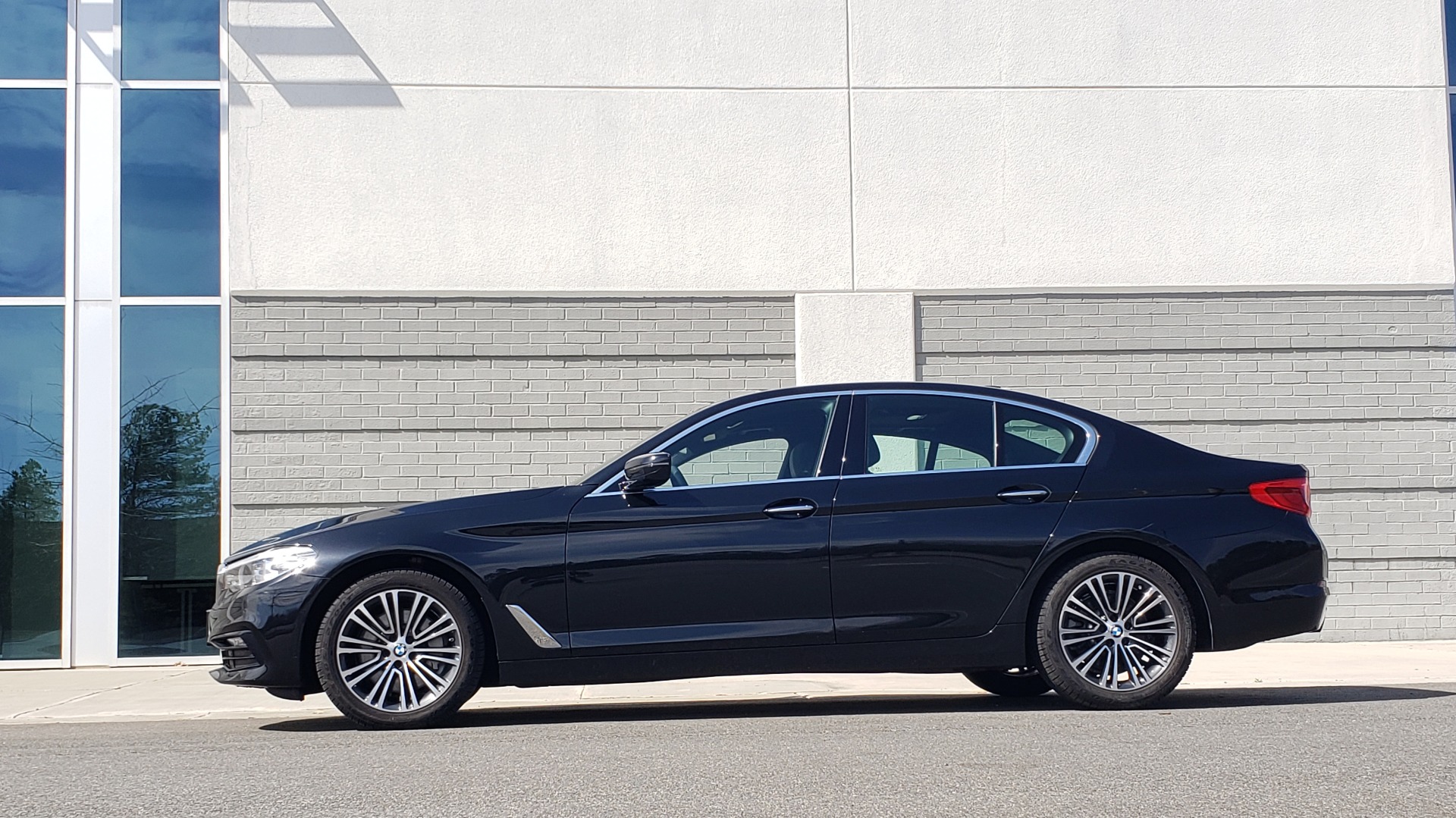 Used 2018 BMW 5 SERIES 530I XDRIVE PREMIUM / NAV / SUNROOF / DRVR ASST / REARVIEW for sale Sold at Formula Imports in Charlotte NC 28227 4
