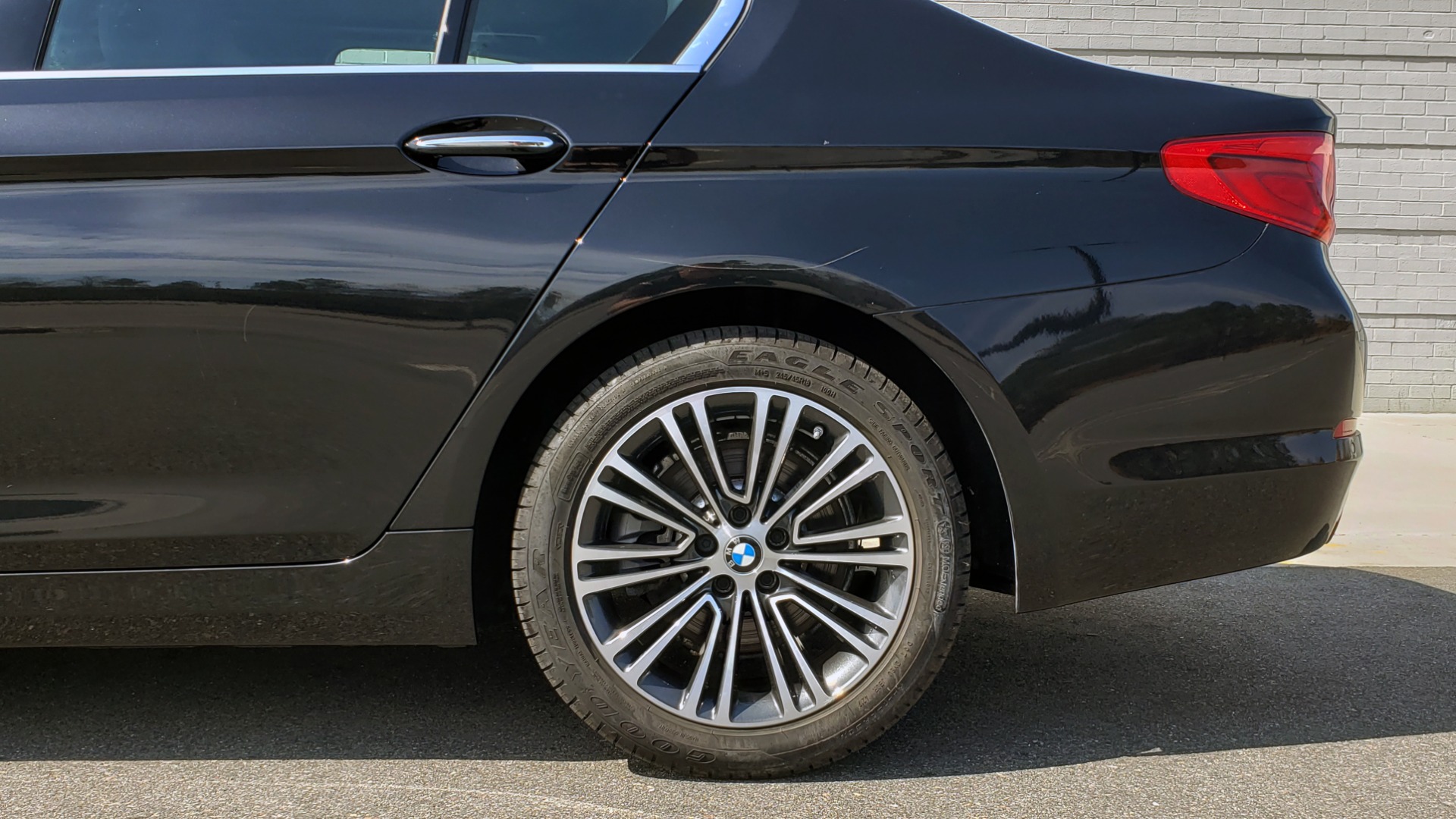 Used 2018 BMW 5 SERIES 530I XDRIVE PREMIUM / NAV / SUNROOF / DRVR ASST / REARVIEW for sale Sold at Formula Imports in Charlotte NC 28227 75