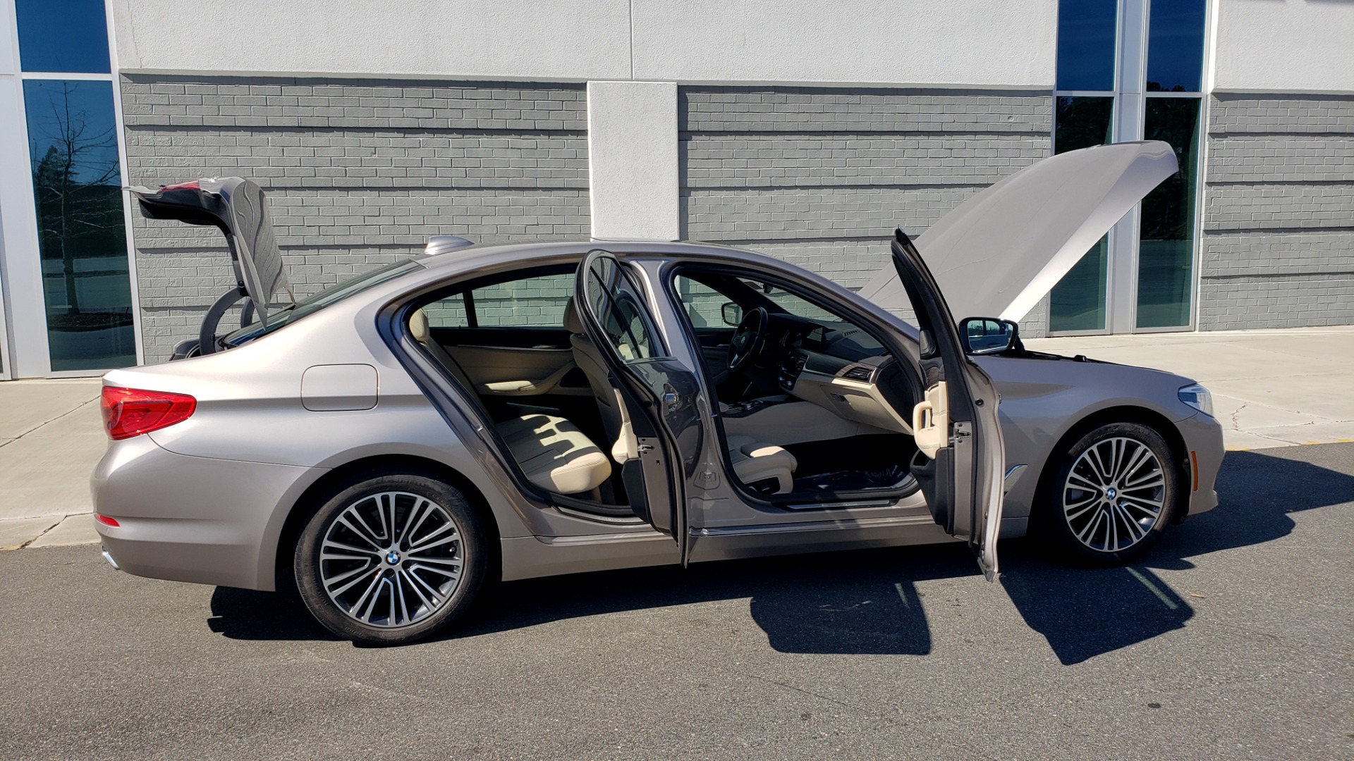 Used 2018 BMW 5 SERIES 540IXDRIVE PREMIUM / DRVR ASST PLUS / LUX PKG / APPLE CARPLAY for sale Sold at Formula Imports in Charlotte NC 28227 10
