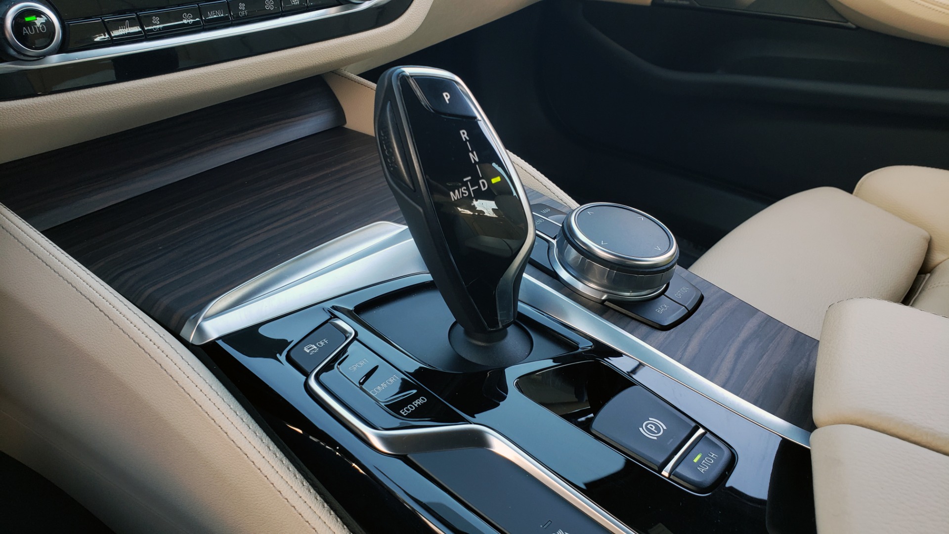Used 2018 BMW 5 SERIES 540IXDRIVE PREMIUM / DRVR ASST PLUS / LUX PKG / APPLE CARPLAY for sale Sold at Formula Imports in Charlotte NC 28227 42