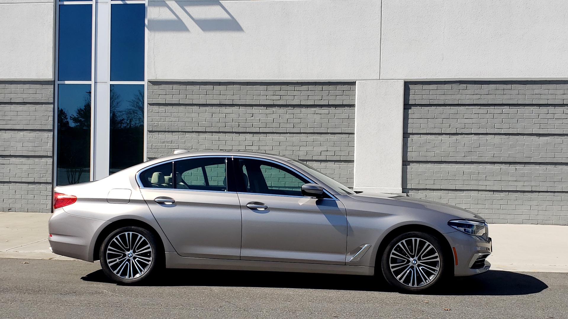 Used 2018 BMW 5 SERIES 540IXDRIVE PREMIUM / DRVR ASST PLUS / LUX PKG / APPLE CARPLAY for sale Sold at Formula Imports in Charlotte NC 28227 6