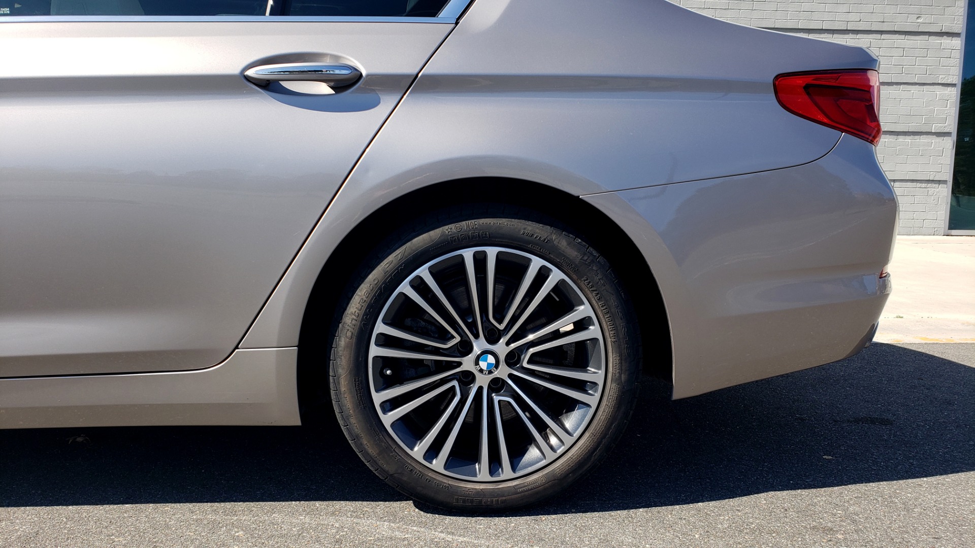 Used 2018 BMW 5 SERIES 540IXDRIVE PREMIUM / DRVR ASST PLUS / LUX PKG / APPLE CARPLAY for sale Sold at Formula Imports in Charlotte NC 28227 73