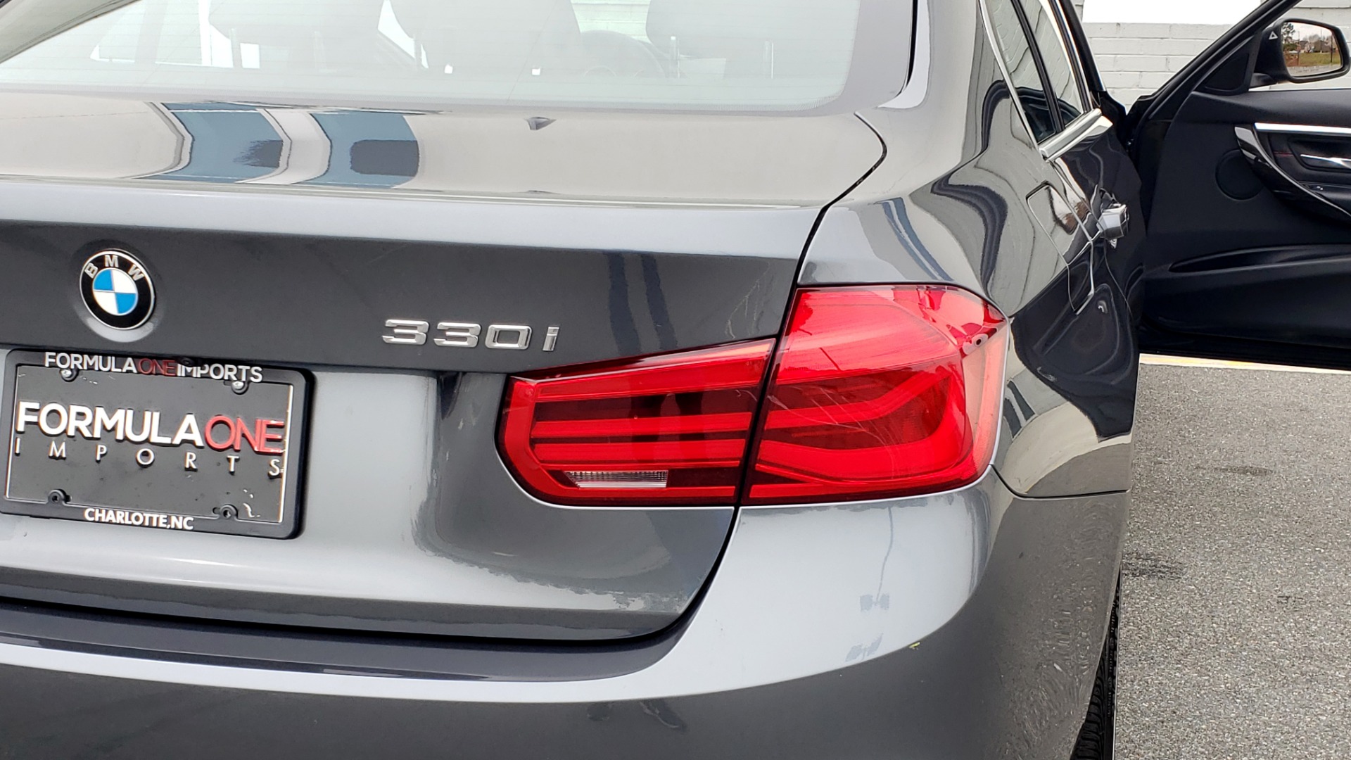 Used 2018 BMW 3 SERIES 330I XDRIVE PREMIUM / CONV PKG NAV / BLIND SPOT / HTD STS / REARVIEW for sale Sold at Formula Imports in Charlotte NC 28227 29