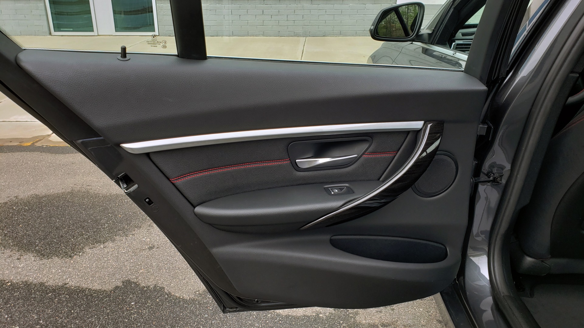 Used 2018 BMW 3 SERIES 330I XDRIVE PREMIUM / CONV PKG NAV / BLIND SPOT / HTD STS / REARVIEW for sale Sold at Formula Imports in Charlotte NC 28227 61
