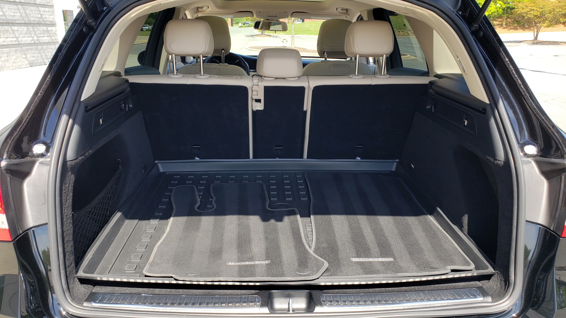 Used 2018 Mercedes-Benz GLC 300 PREMIUM / PANO-ROOF / HTD STS / REARVIEW for sale Sold at Formula Imports in Charlotte NC 28227 13