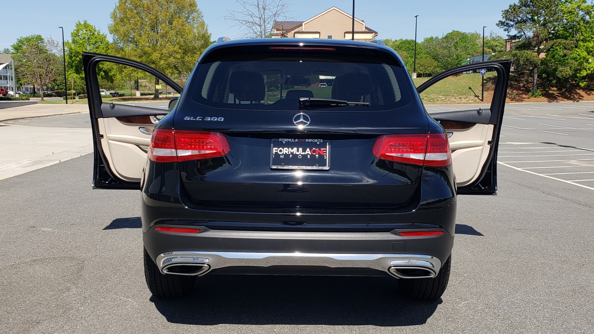 Used 2018 Mercedes-Benz GLC 300 PREMIUM / PANO-ROOF / HTD STS / REARVIEW for sale Sold at Formula Imports in Charlotte NC 28227 24