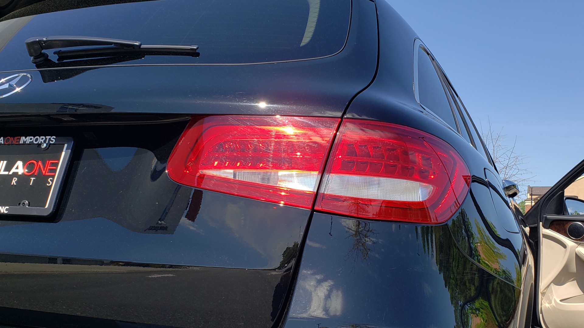 Used 2018 Mercedes-Benz GLC 300 PREMIUM / PANO-ROOF / HTD STS / REARVIEW for sale Sold at Formula Imports in Charlotte NC 28227 26