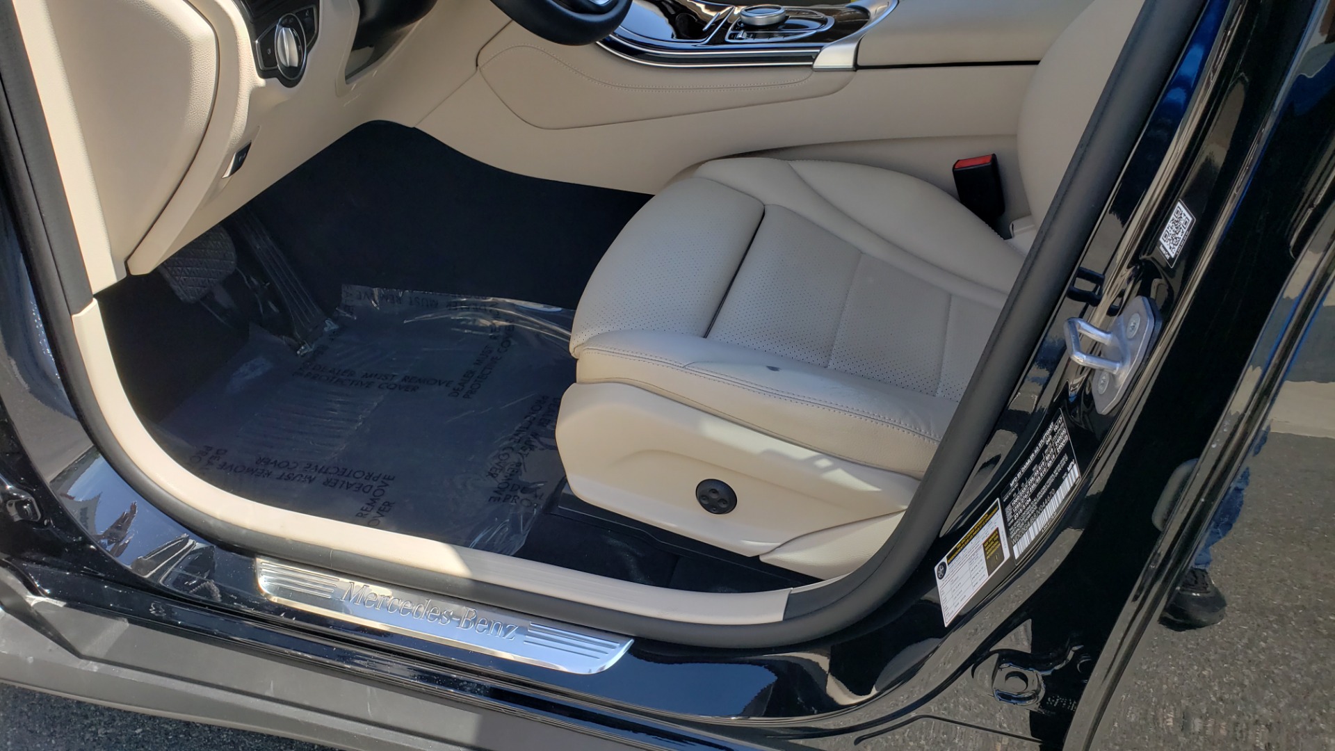 Used 2018 Mercedes-Benz GLC 300 PREMIUM / PANO-ROOF / HTD STS / REARVIEW for sale Sold at Formula Imports in Charlotte NC 28227 29