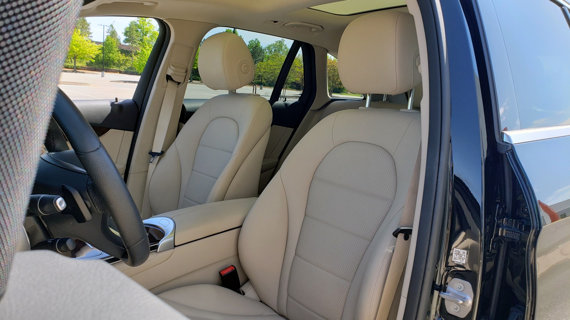 Used 2018 Mercedes-Benz GLC 300 PREMIUM / PANO-ROOF / HTD STS / REARVIEW for sale Sold at Formula Imports in Charlotte NC 28227 30