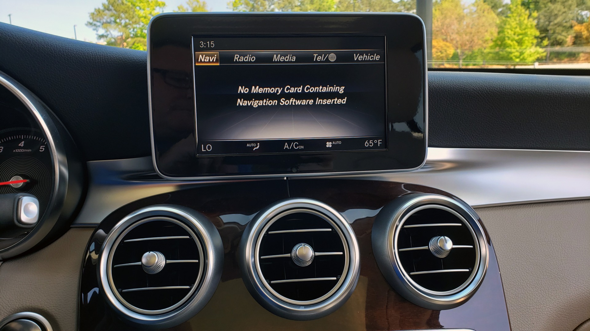 Used 2018 Mercedes-Benz GLC 300 PREMIUM / PANO-ROOF / HTD STS / REARVIEW for sale Sold at Formula Imports in Charlotte NC 28227 41