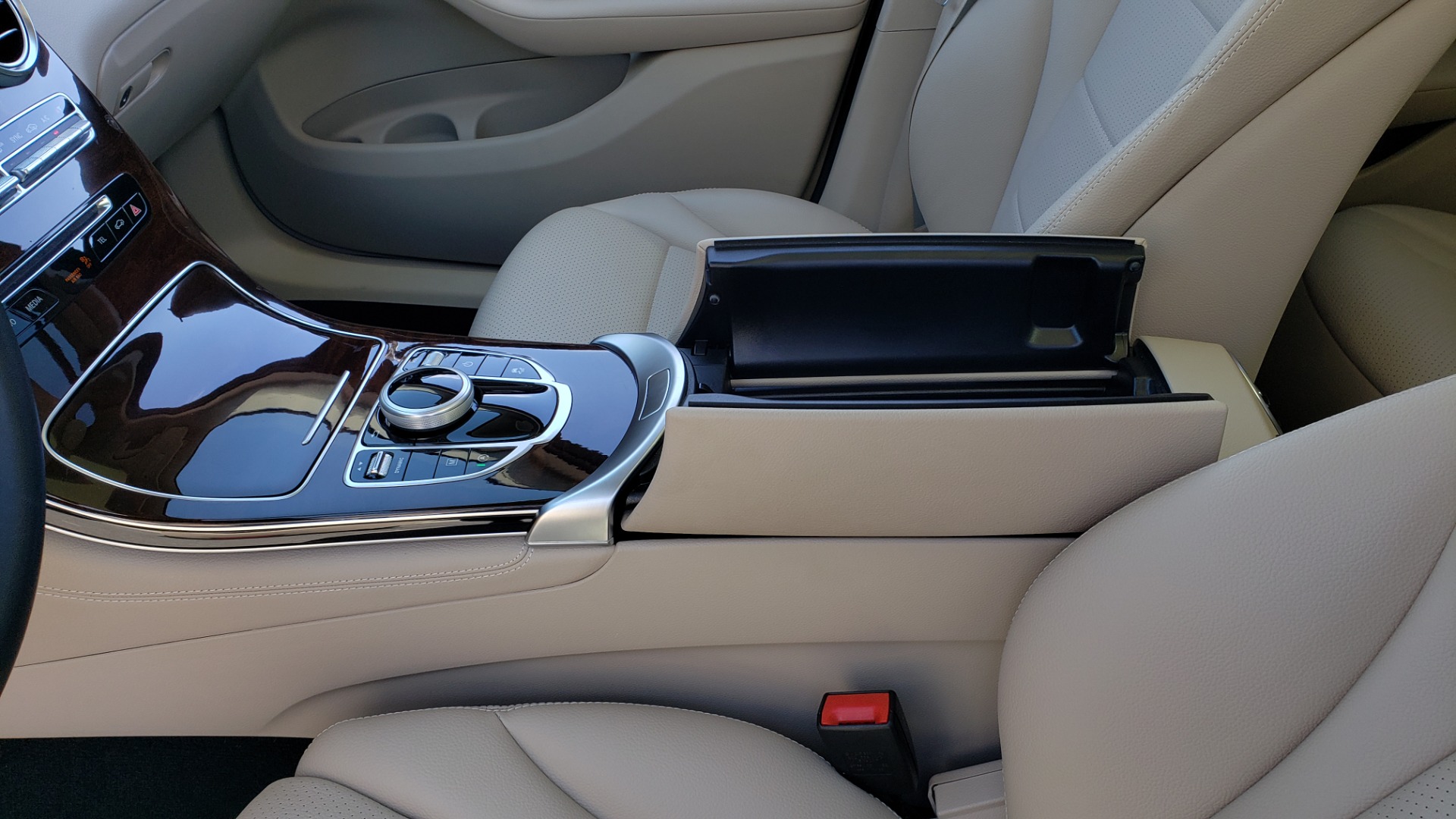 Used 2018 Mercedes-Benz GLC 300 PREMIUM / PANO-ROOF / HTD STS / REARVIEW for sale Sold at Formula Imports in Charlotte NC 28227 49