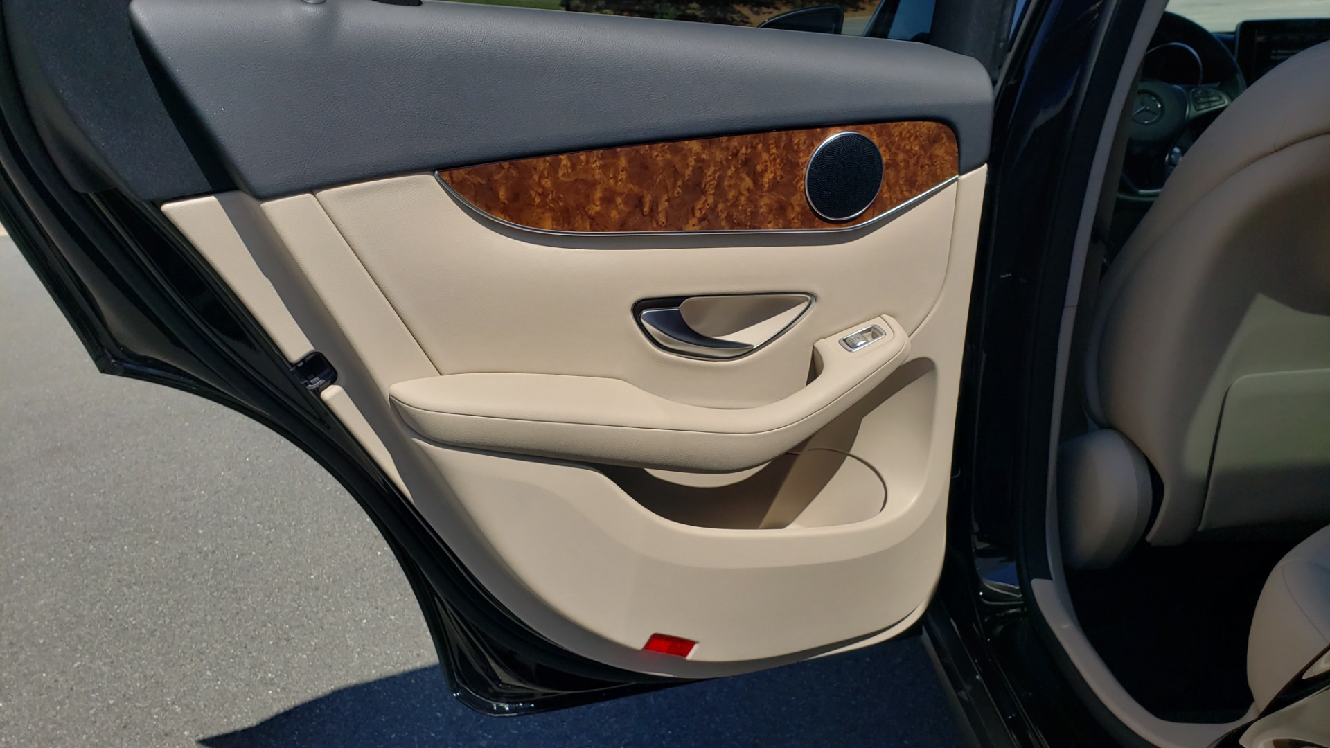 Used 2018 Mercedes-Benz GLC 300 PREMIUM / PANO-ROOF / HTD STS / REARVIEW for sale Sold at Formula Imports in Charlotte NC 28227 52