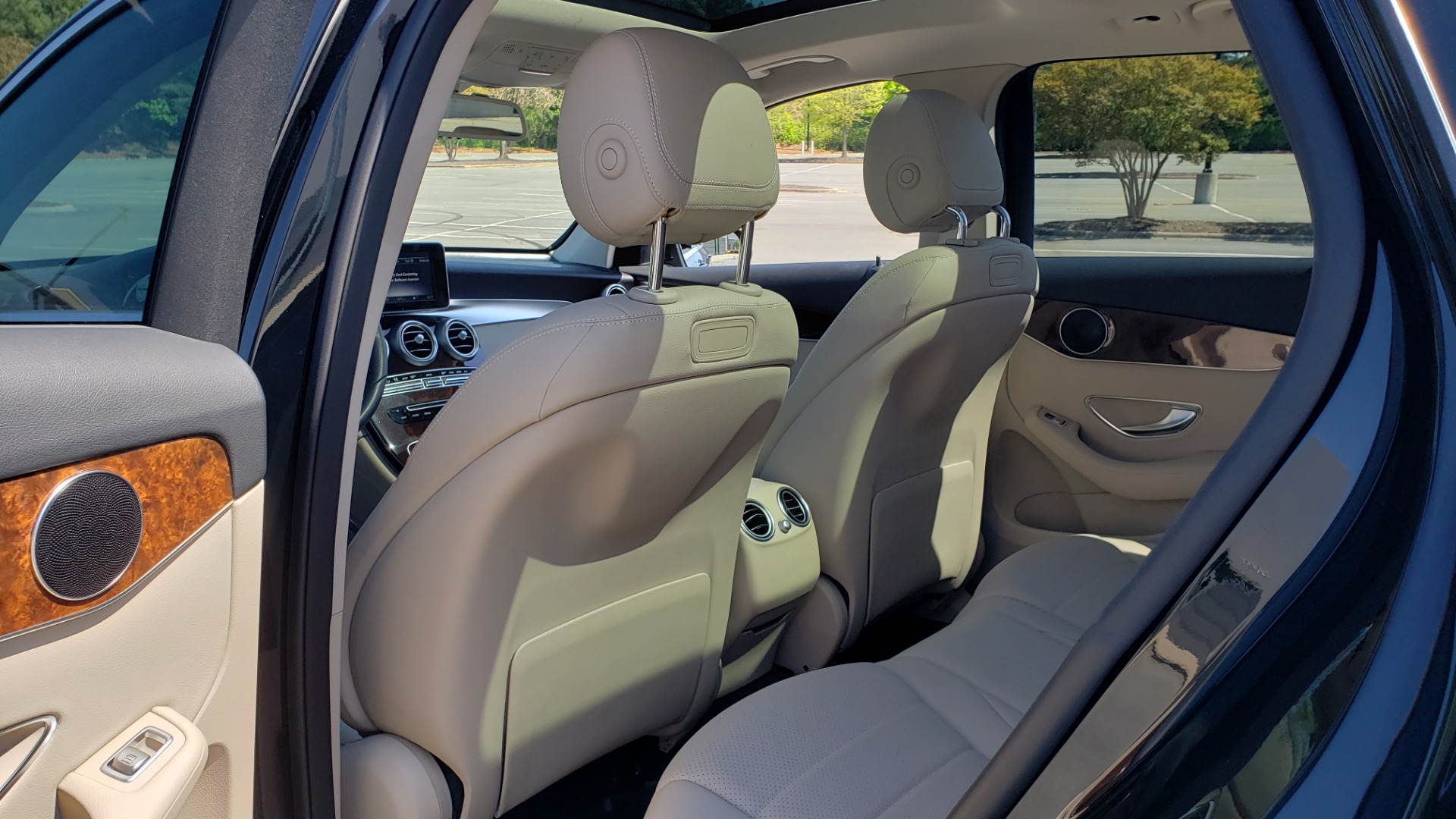 Used 2018 Mercedes-Benz GLC 300 PREMIUM / PANO-ROOF / HTD STS / REARVIEW for sale Sold at Formula Imports in Charlotte NC 28227 54