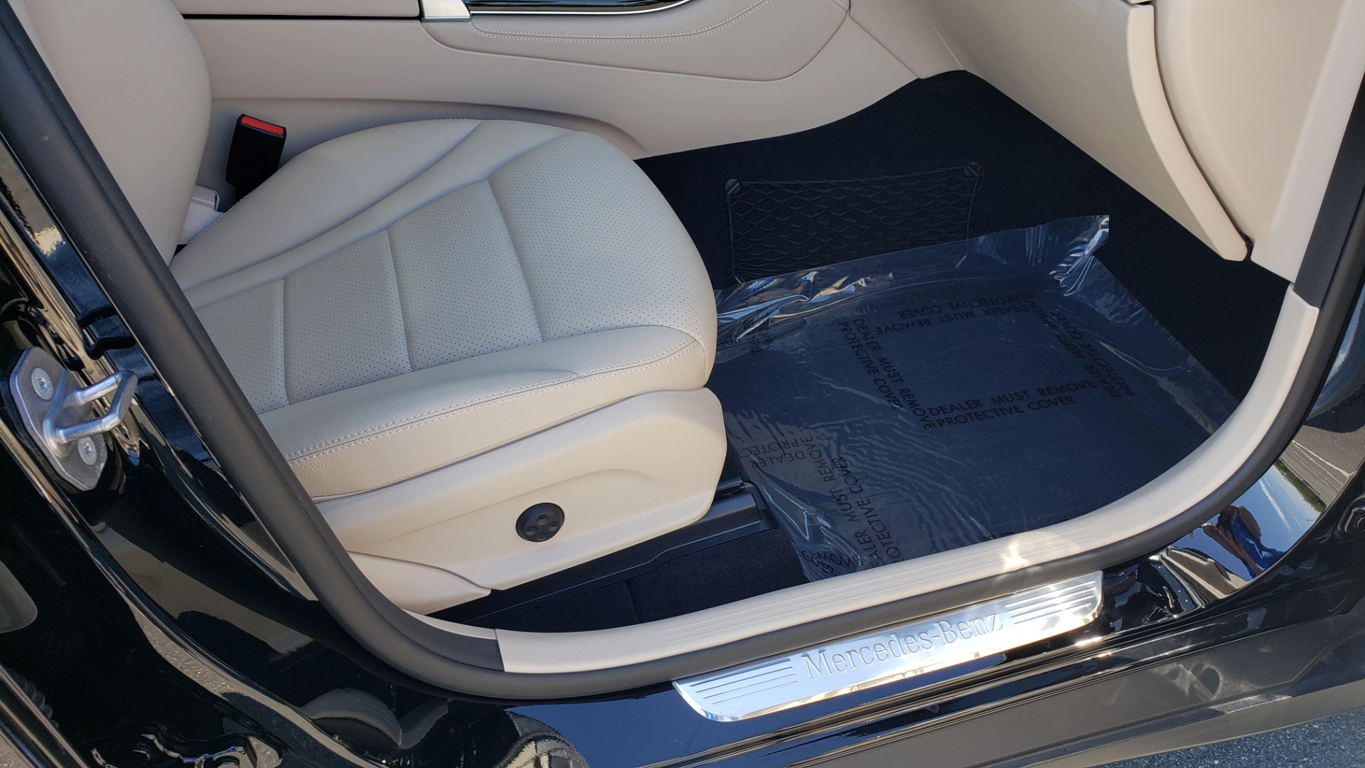 Used 2018 Mercedes-Benz GLC 300 PREMIUM / PANO-ROOF / HTD STS / REARVIEW for sale Sold at Formula Imports in Charlotte NC 28227 59