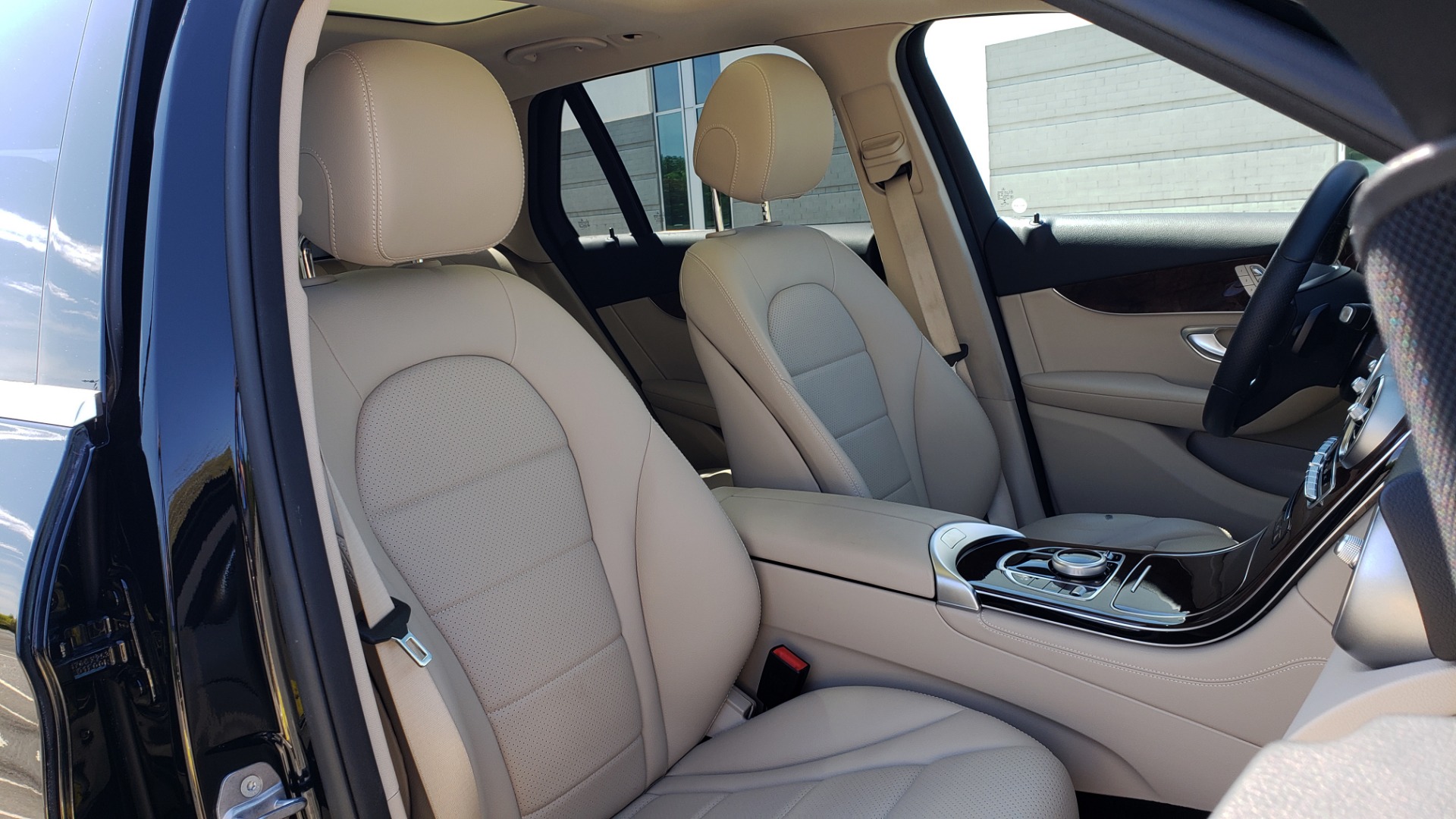 Used 2018 Mercedes-Benz GLC 300 PREMIUM / PANO-ROOF / HTD STS / REARVIEW for sale Sold at Formula Imports in Charlotte NC 28227 60