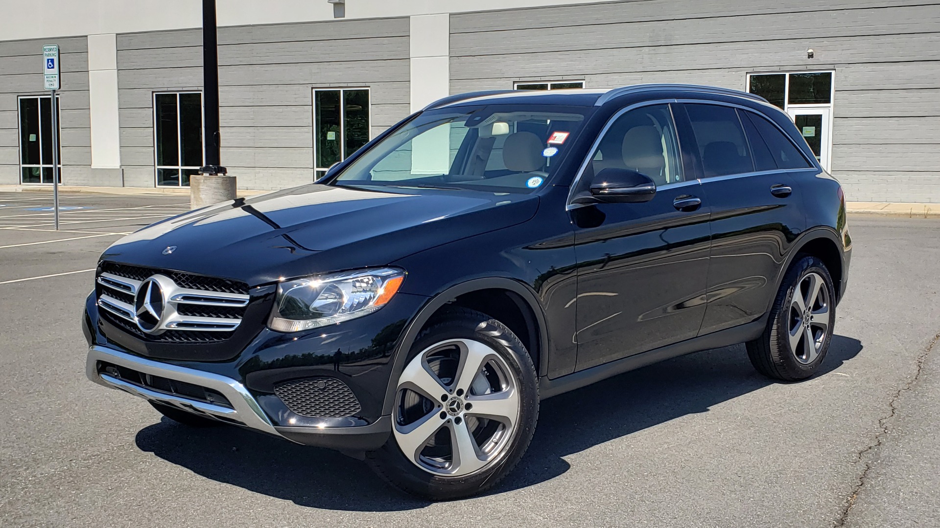Used 2018 Mercedes-Benz GLC 300 PREMIUM / PANO-ROOF / HTD STS / REARVIEW for sale Sold at Formula Imports in Charlotte NC 28227 1