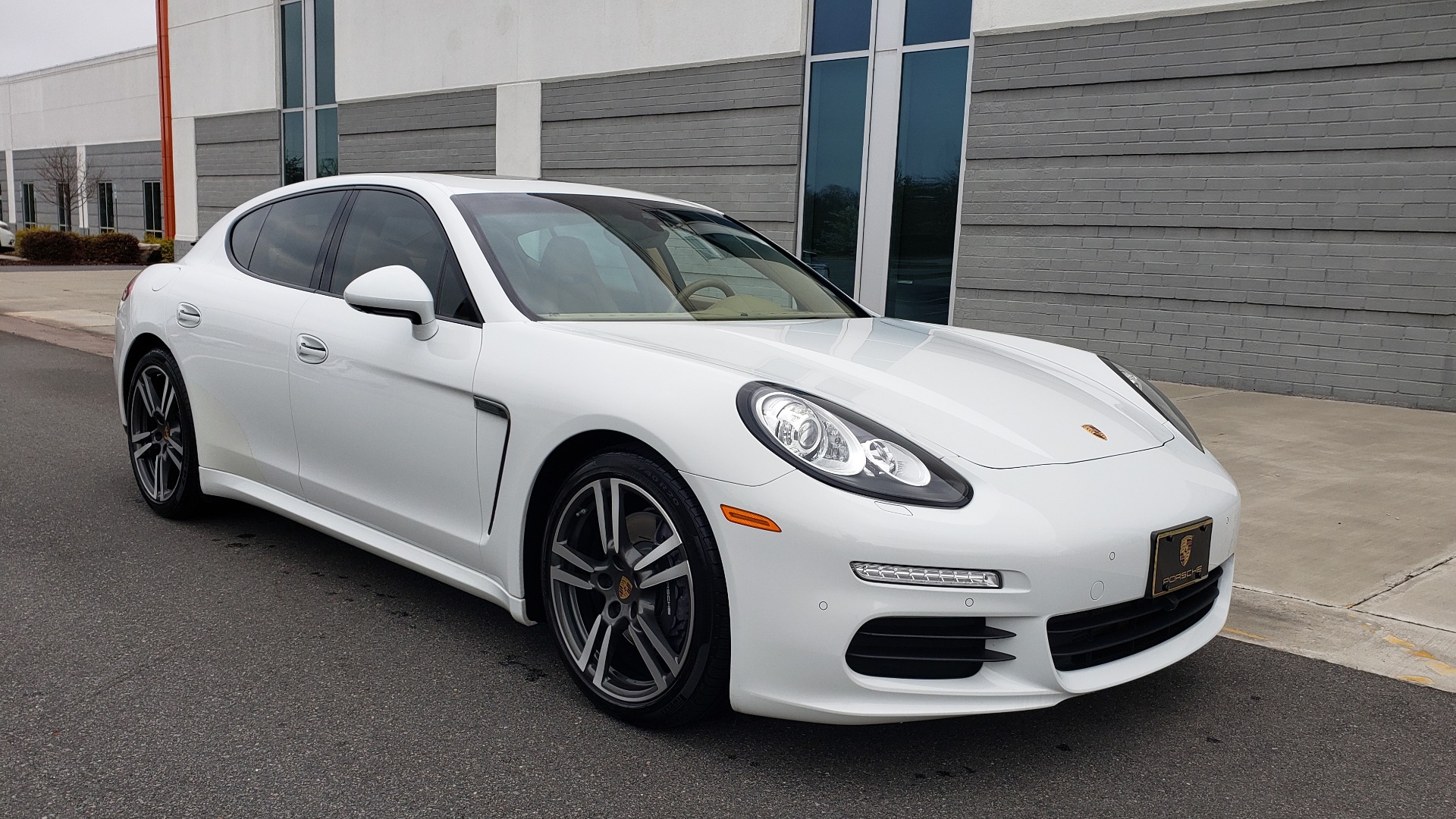 Used 2016 Porsche PANAMERA EDITION / 3.6L V6 / PDK TANS / PREMIUM PKG / LDW / PARK ASSIST for sale Sold at Formula Imports in Charlotte NC 28227 2