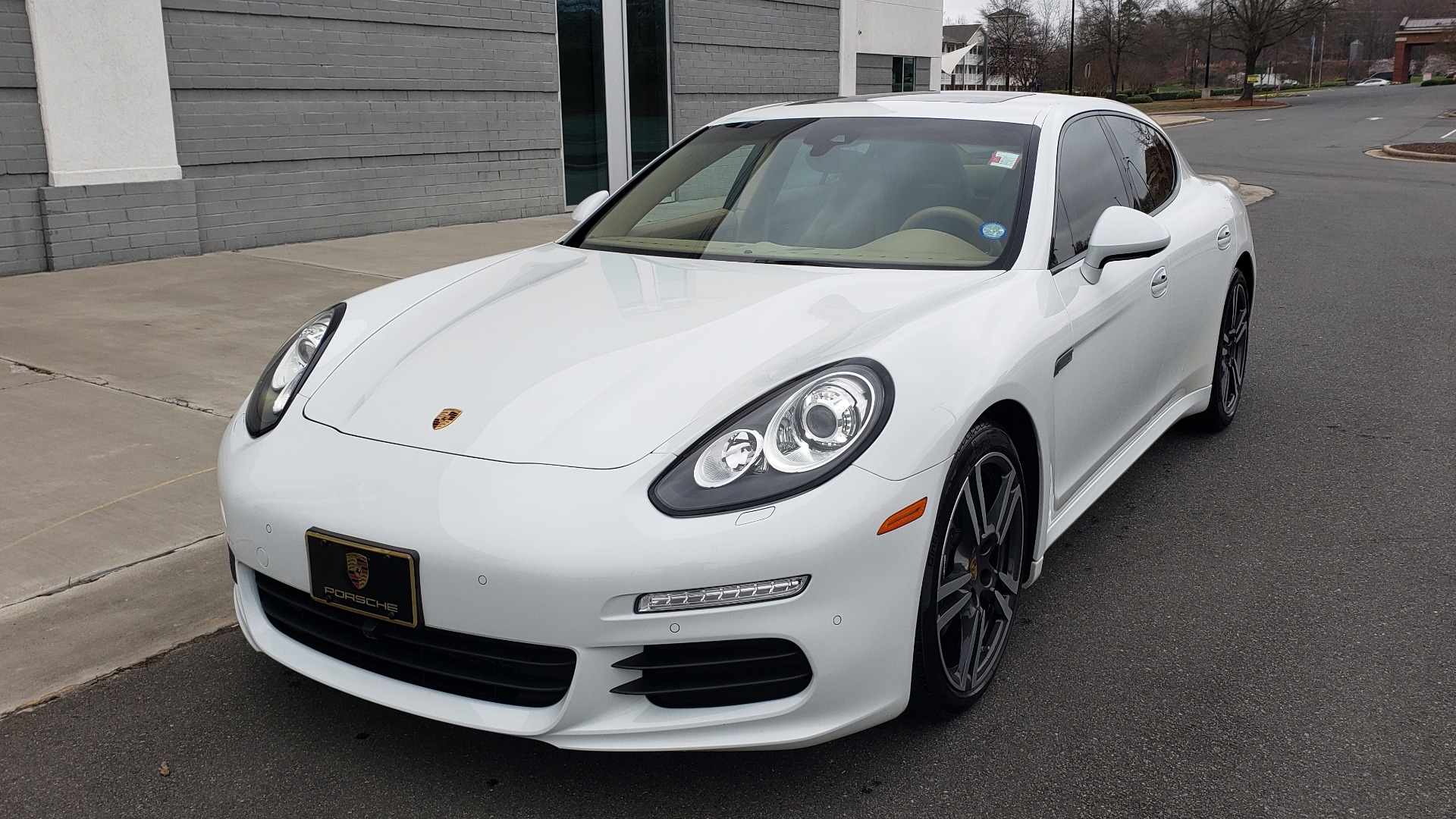 Used 2016 Porsche PANAMERA EDITION / 3.6L V6 / PDK TANS / PREMIUM PKG / LDW / PARK ASSIST for sale Sold at Formula Imports in Charlotte NC 28227 5