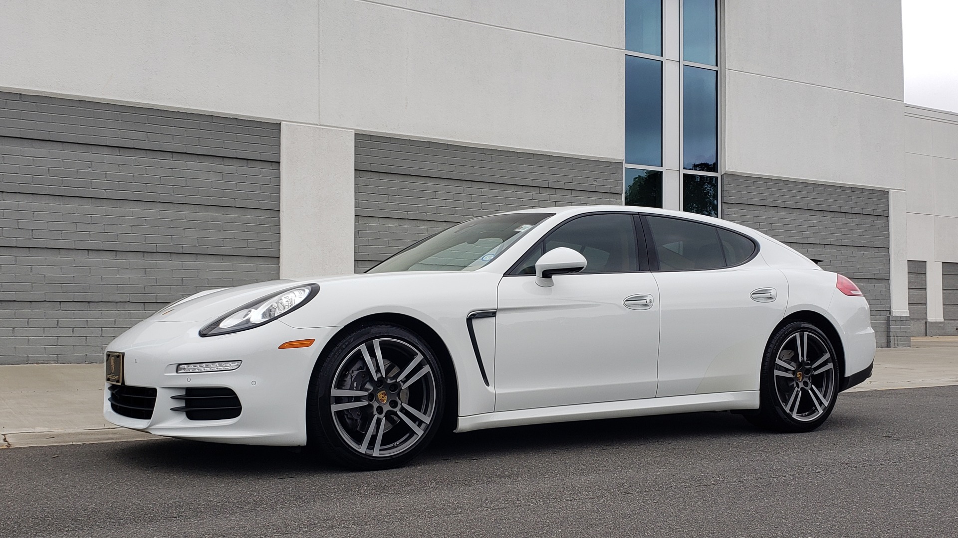 Used 2016 Porsche PANAMERA EDITION / 3.6L V6 / PDK TANS / PREMIUM PKG / LDW / PARK ASSIST for sale Sold at Formula Imports in Charlotte NC 28227 7