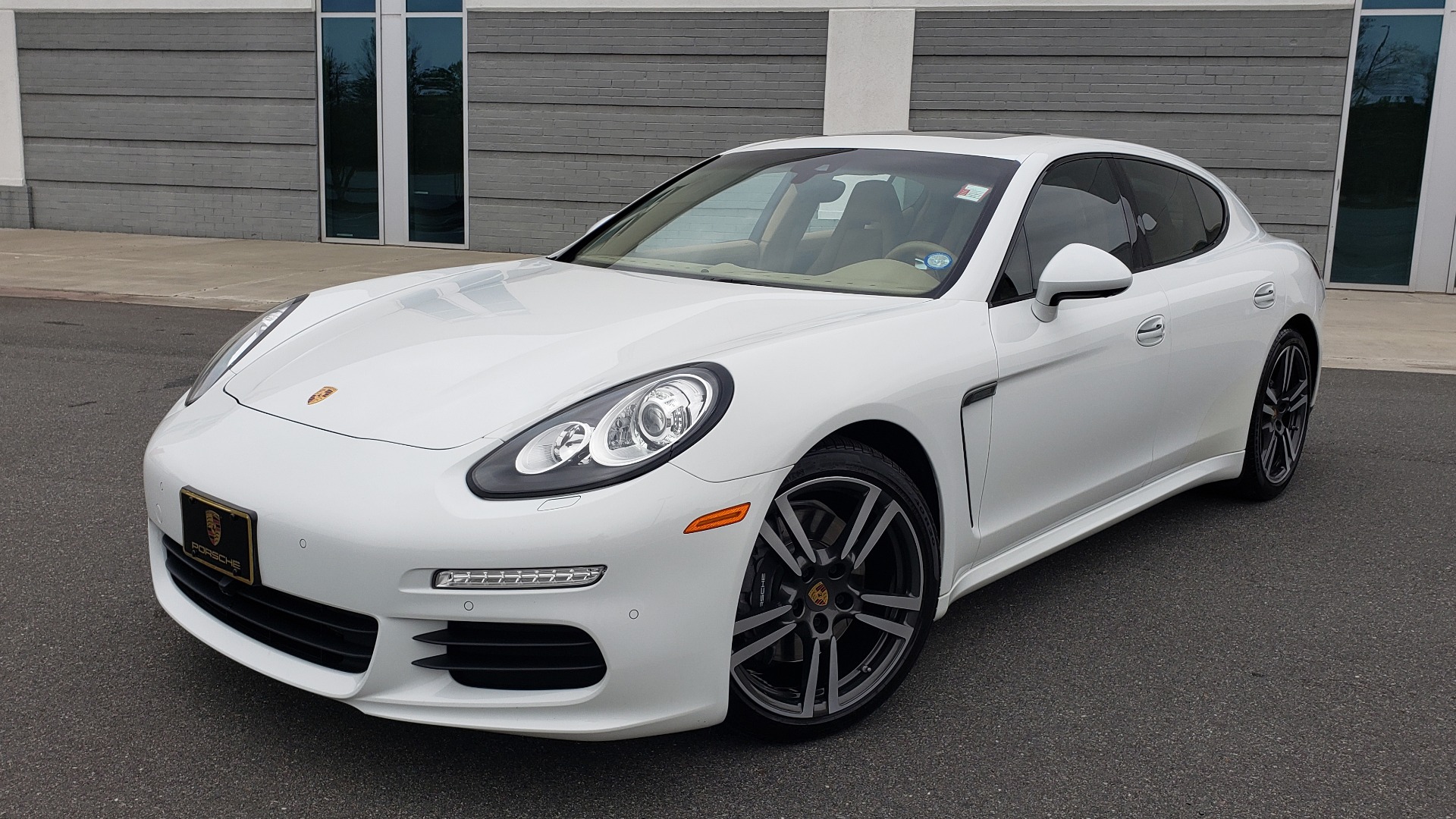 Used 2016 Porsche PANAMERA EDITION / 3.6L V6 / PDK TANS / PREMIUM PKG / LDW / PARK ASSIST for sale Sold at Formula Imports in Charlotte NC 28227 1