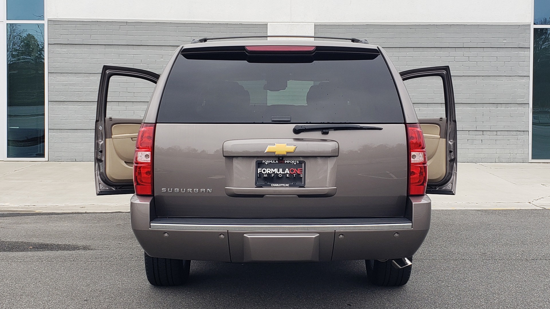 Used 2014 Chevrolet SUBURBAN LTZ / 4WD / ENTERTAINMENT / NAV / SUNROOF / TRAILER PKG for sale Sold at Formula Imports in Charlotte NC 28227 27