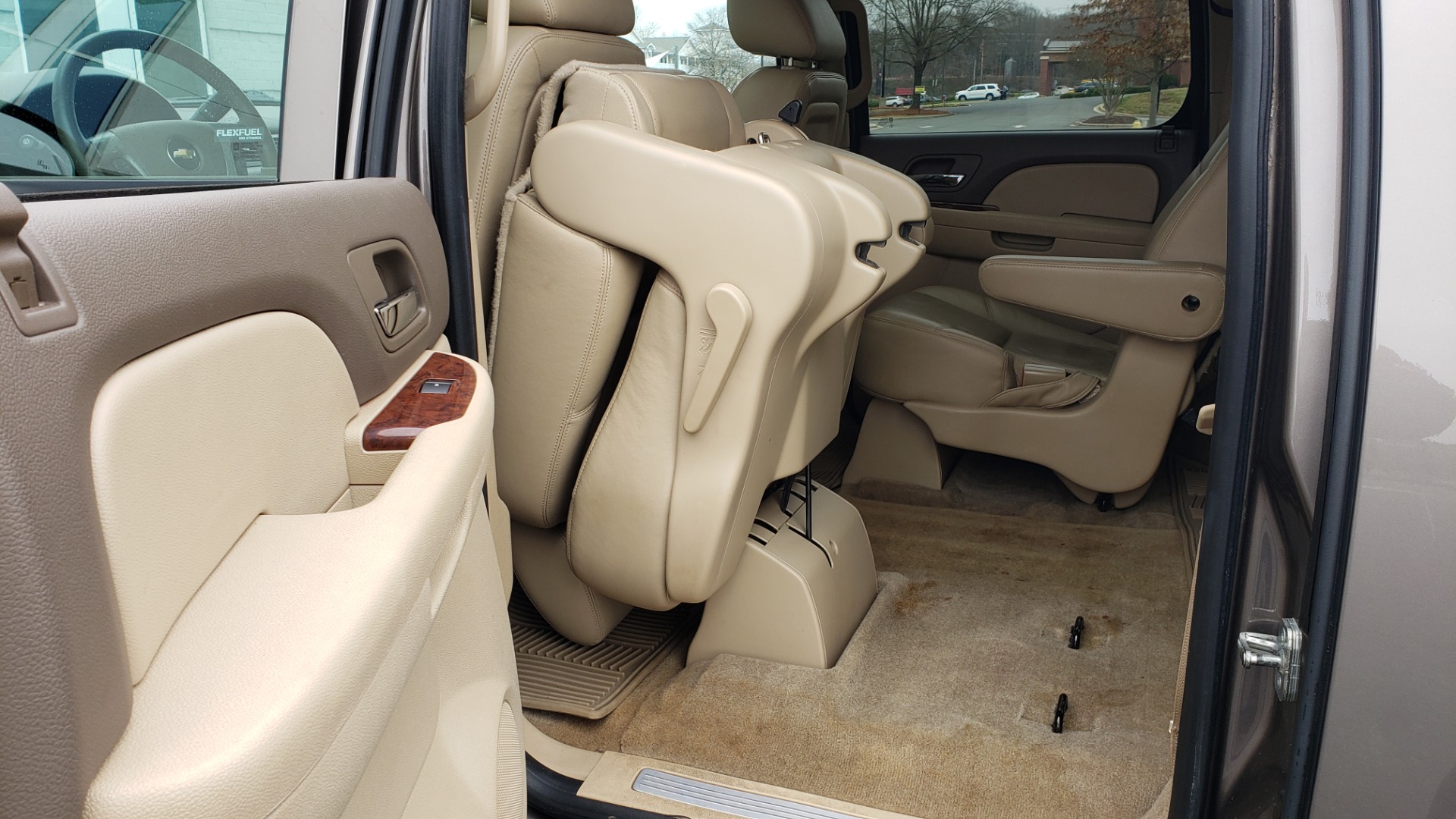 Used 2014 Chevrolet SUBURBAN LTZ / 4WD / ENTERTAINMENT / NAV / SUNROOF / TRAILER PKG for sale Sold at Formula Imports in Charlotte NC 28227 58