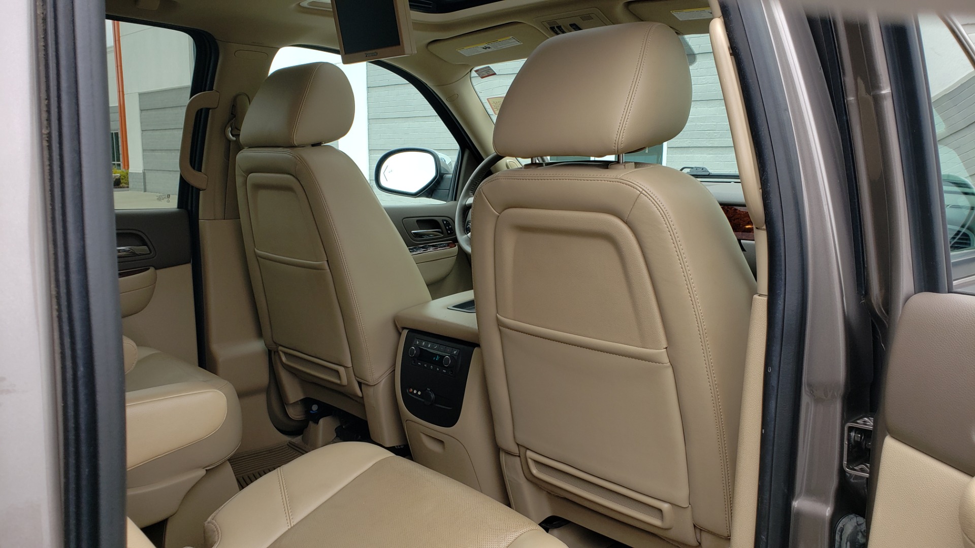 Used 2014 Chevrolet SUBURBAN LTZ / 4WD / ENTERTAINMENT / NAV / SUNROOF / TRAILER PKG for sale Sold at Formula Imports in Charlotte NC 28227 74