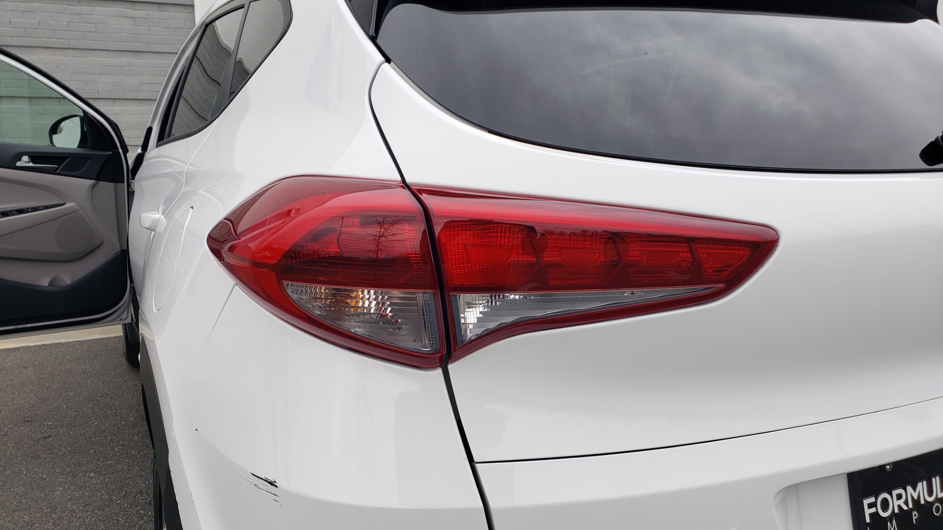 Used 2017 Hyundai TUCSON SE / 2.0L / 6-SPD AUTO / CLOTH / REARVIEW CAMERA for sale Sold at Formula Imports in Charlotte NC 28227 29