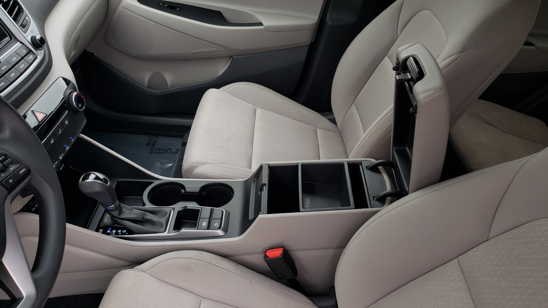 Used 2017 Hyundai TUCSON SE / 2.0L / 6-SPD AUTO / CLOTH / REARVIEW CAMERA for sale Sold at Formula Imports in Charlotte NC 28227 54
