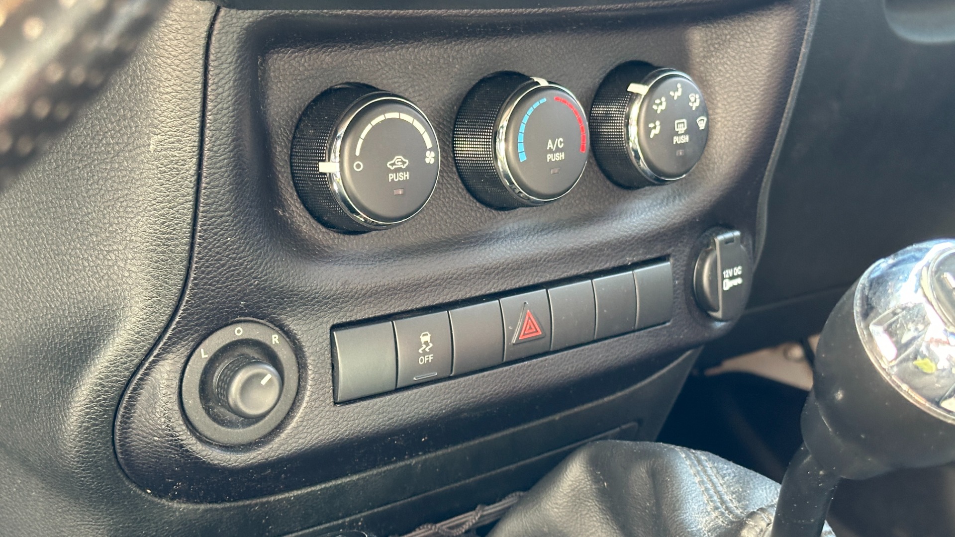 Used 2015 Jeep Wrangler Unlimited Freedom Edition for sale Sold at Formula Imports in Charlotte NC 28227 20