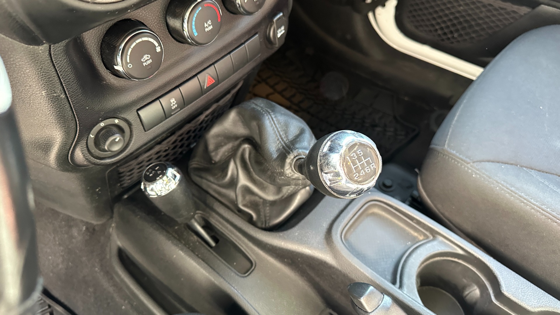 Used 2015 Jeep Wrangler Unlimited Freedom Edition for sale Sold at Formula Imports in Charlotte NC 28227 21