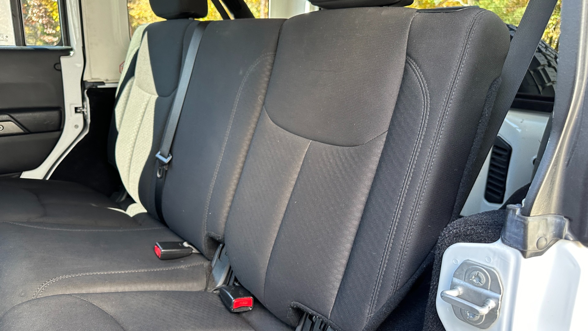 Used 2015 Jeep Wrangler Unlimited Freedom Edition for sale $25,995 at Formula Imports in Charlotte NC 28227 27