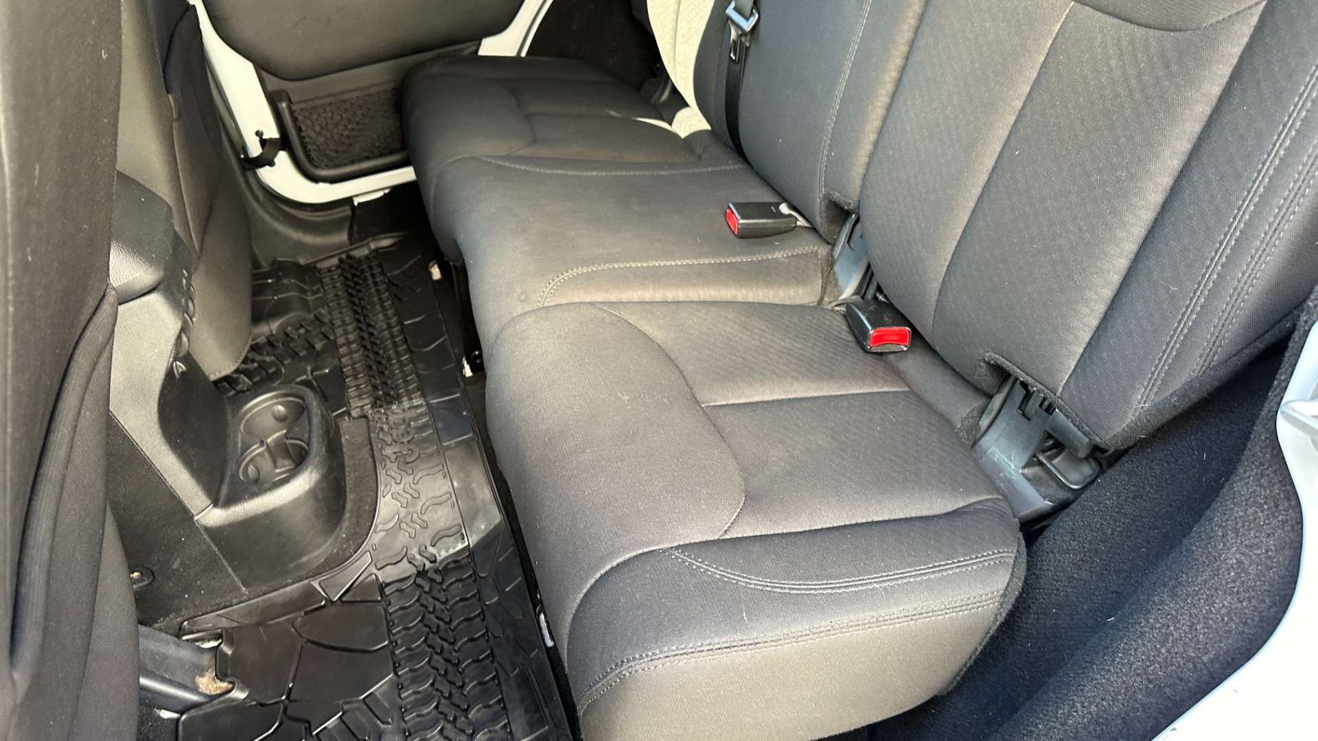 Used 2015 Jeep Wrangler Unlimited Freedom Edition for sale $25,995 at Formula Imports in Charlotte NC 28227 28