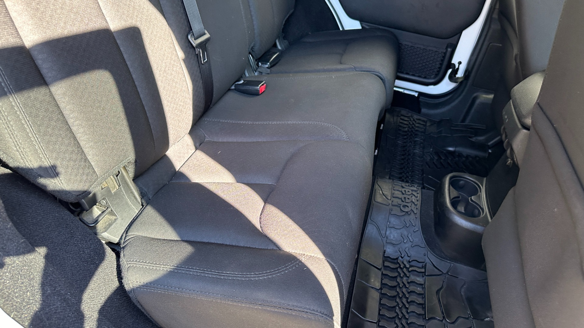 Used 2015 Jeep Wrangler Unlimited Freedom Edition for sale $25,995 at Formula Imports in Charlotte NC 28227 33