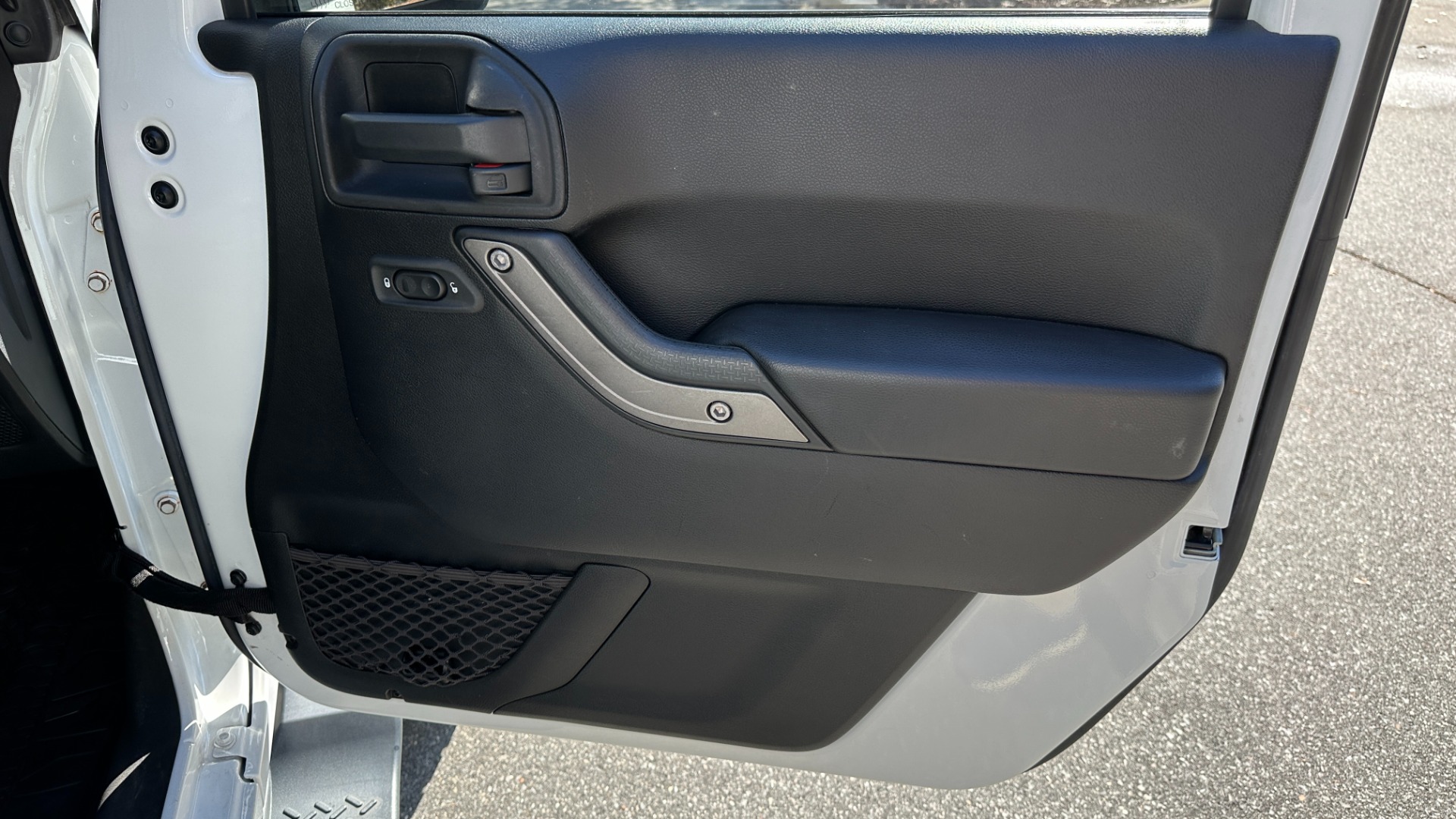 Used 2015 Jeep Wrangler Unlimited Freedom Edition for sale $25,995 at Formula Imports in Charlotte NC 28227 34