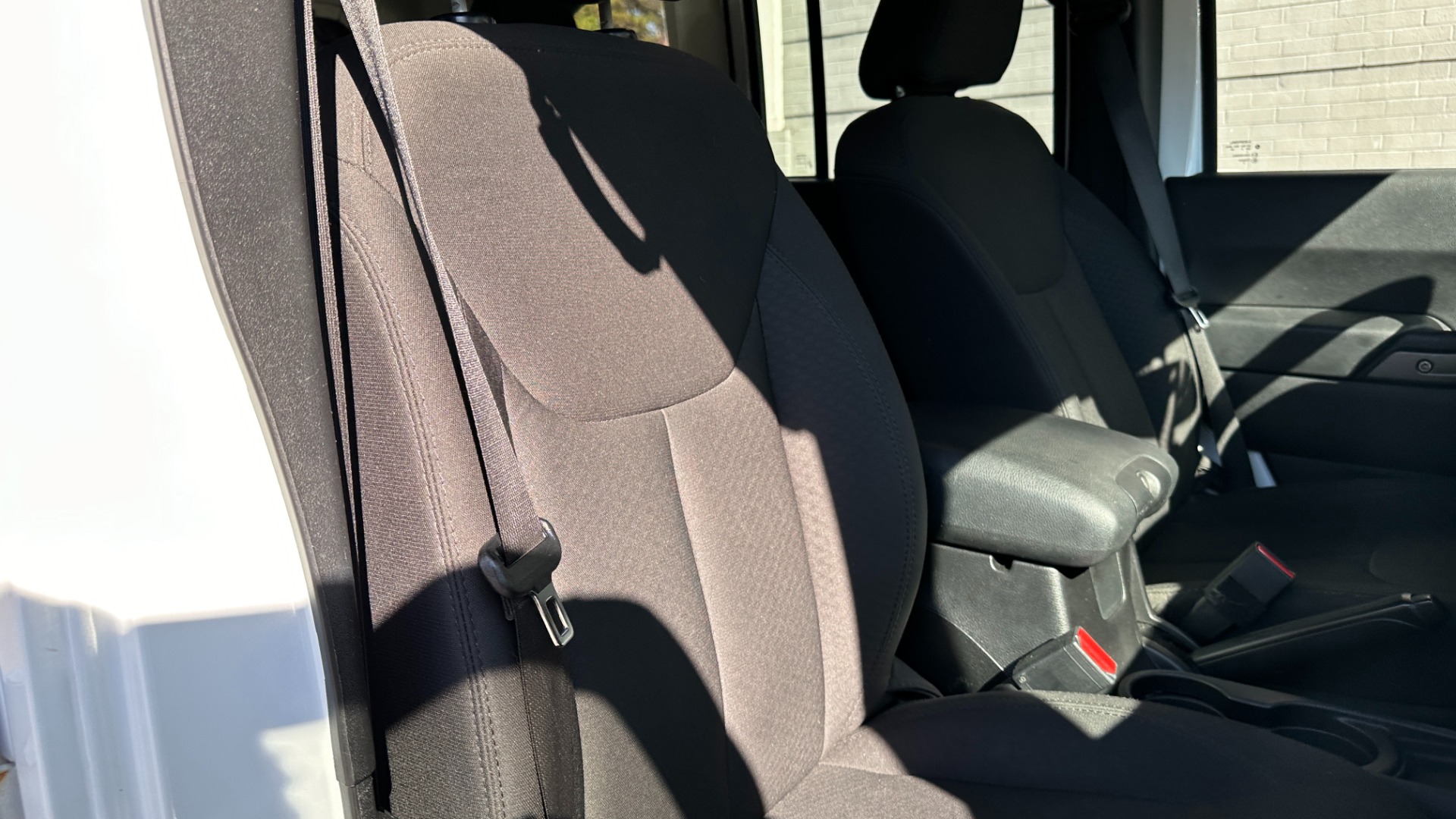 Used 2015 Jeep Wrangler Unlimited Freedom Edition for sale $25,995 at Formula Imports in Charlotte NC 28227 37