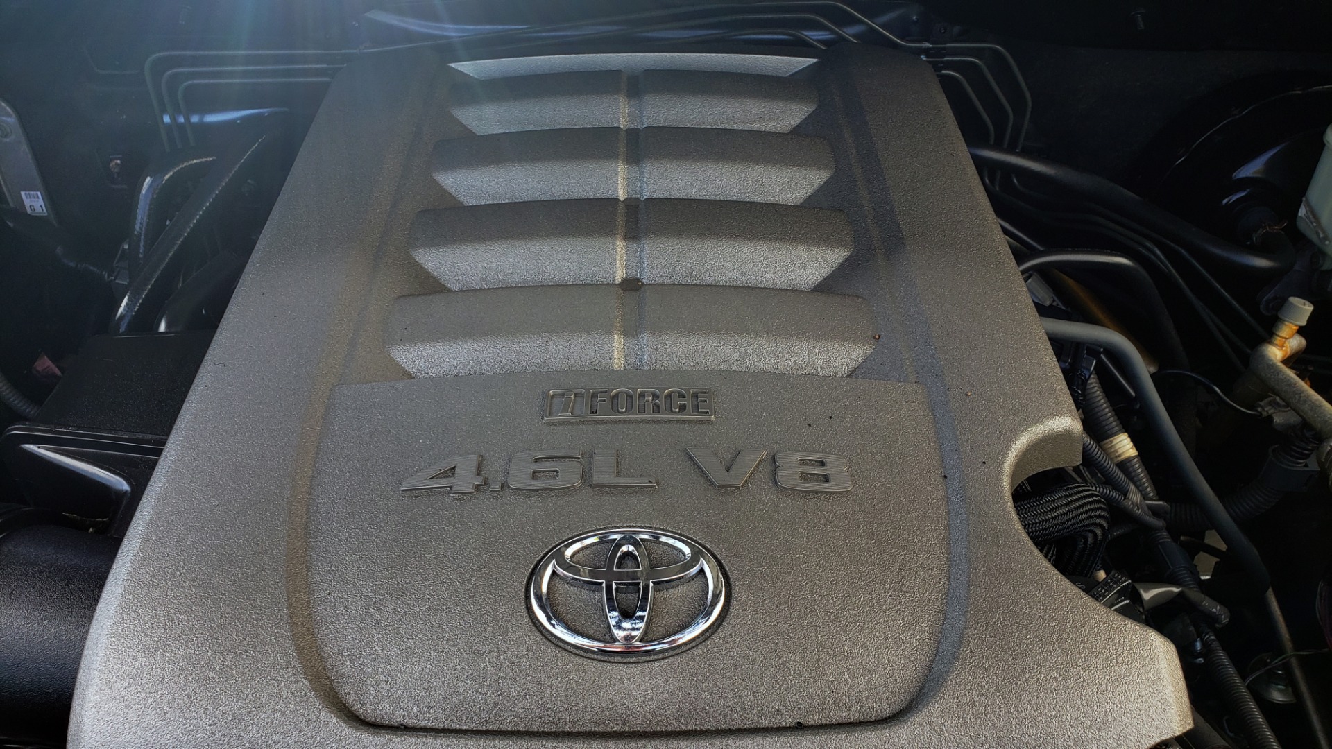 Used 2010 Toyota TUNDRA DOUBLECAB 4X4 / 4.6L V8 / 6-SPD AUTO / TOW PKG / 18IN WHEELS for sale Sold at Formula Imports in Charlotte NC 28227 16
