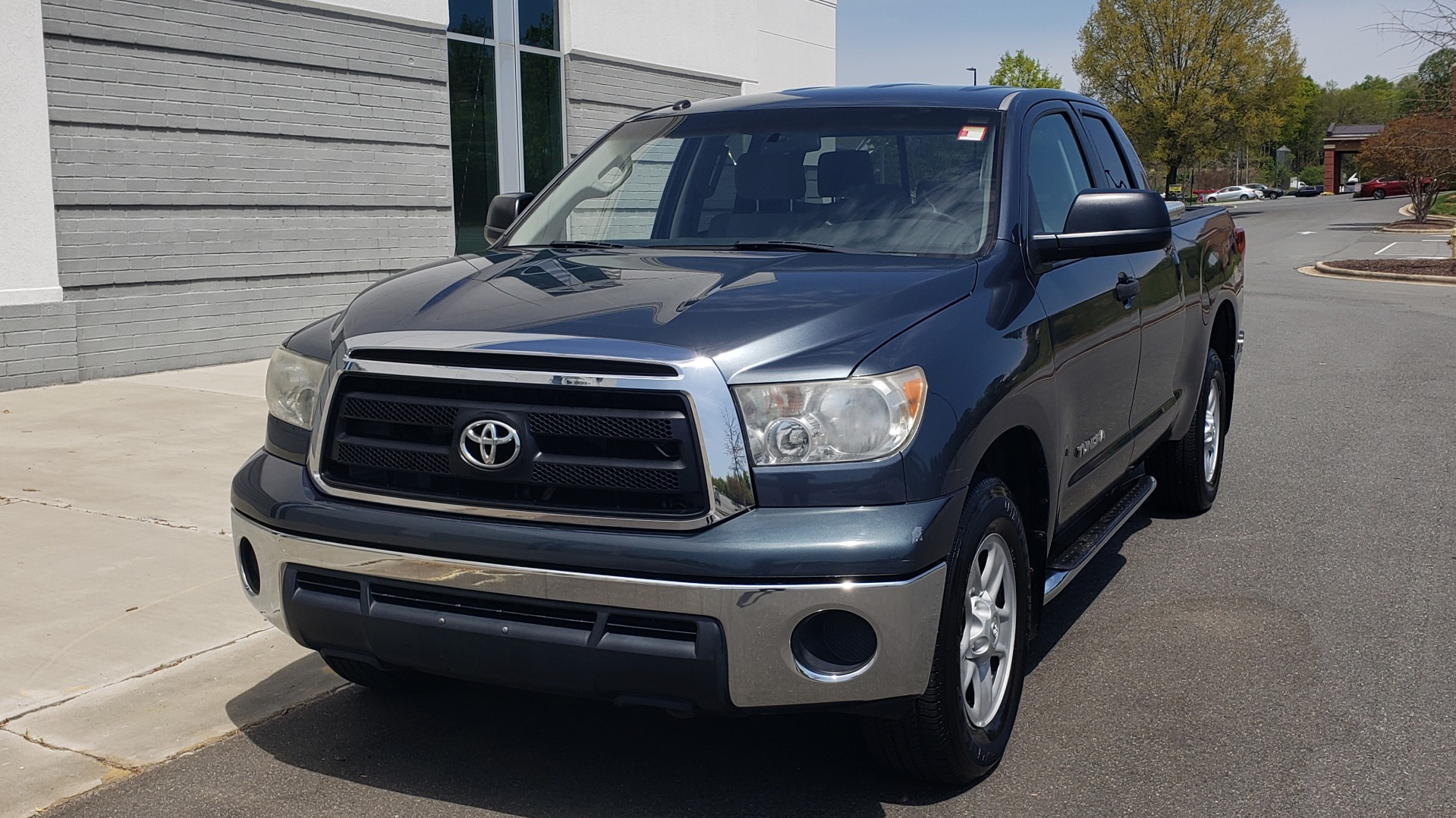 Used 2010 Toyota TUNDRA DOUBLECAB 4X4 / 4.6L V8 / 6-SPD AUTO