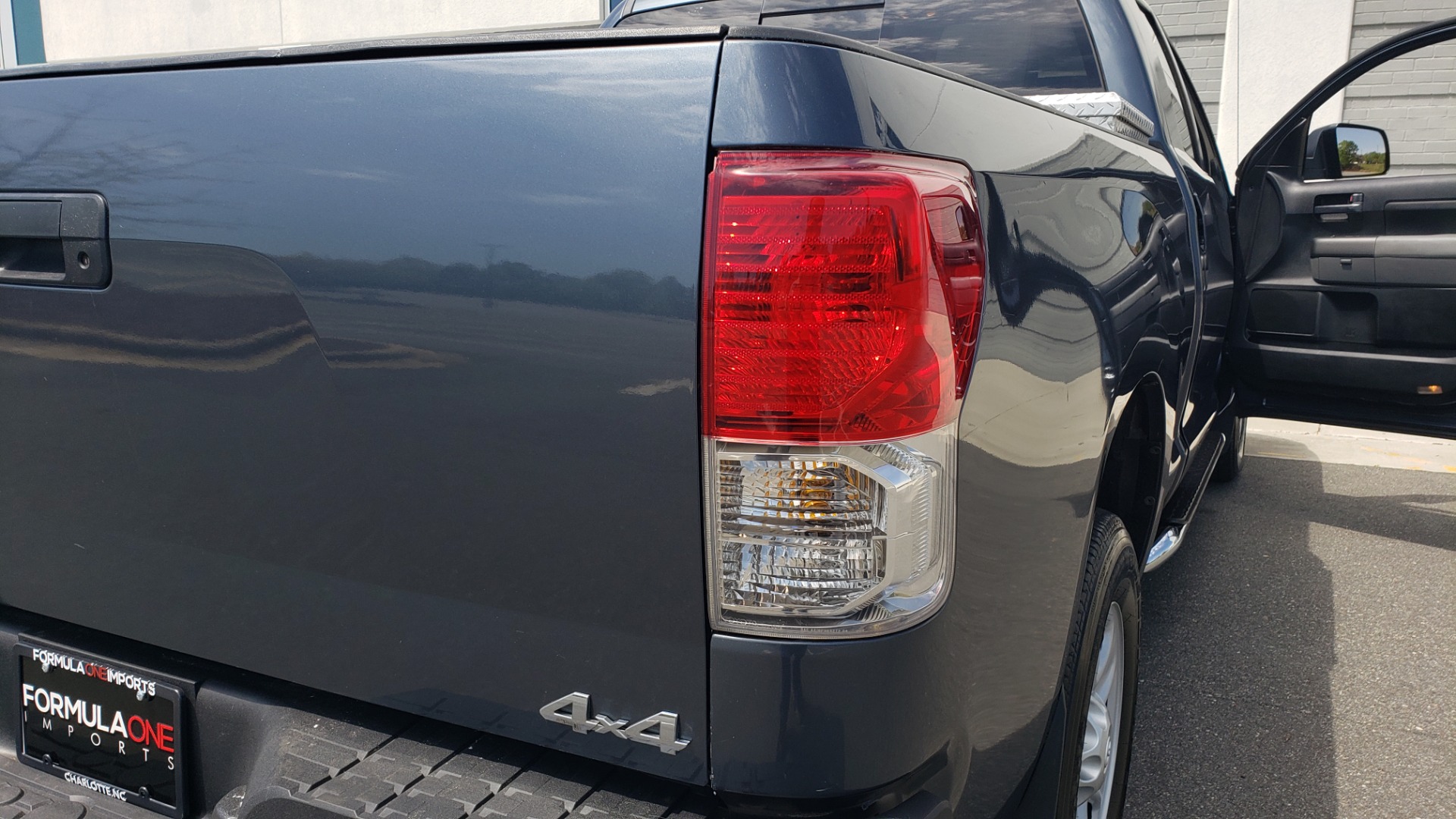 Used 2010 Toyota TUNDRA DOUBLECAB 4X4 / 4.6L V8 / 6-SPD AUTO / TOW PKG / 18IN WHEELS for sale Sold at Formula Imports in Charlotte NC 28227 30