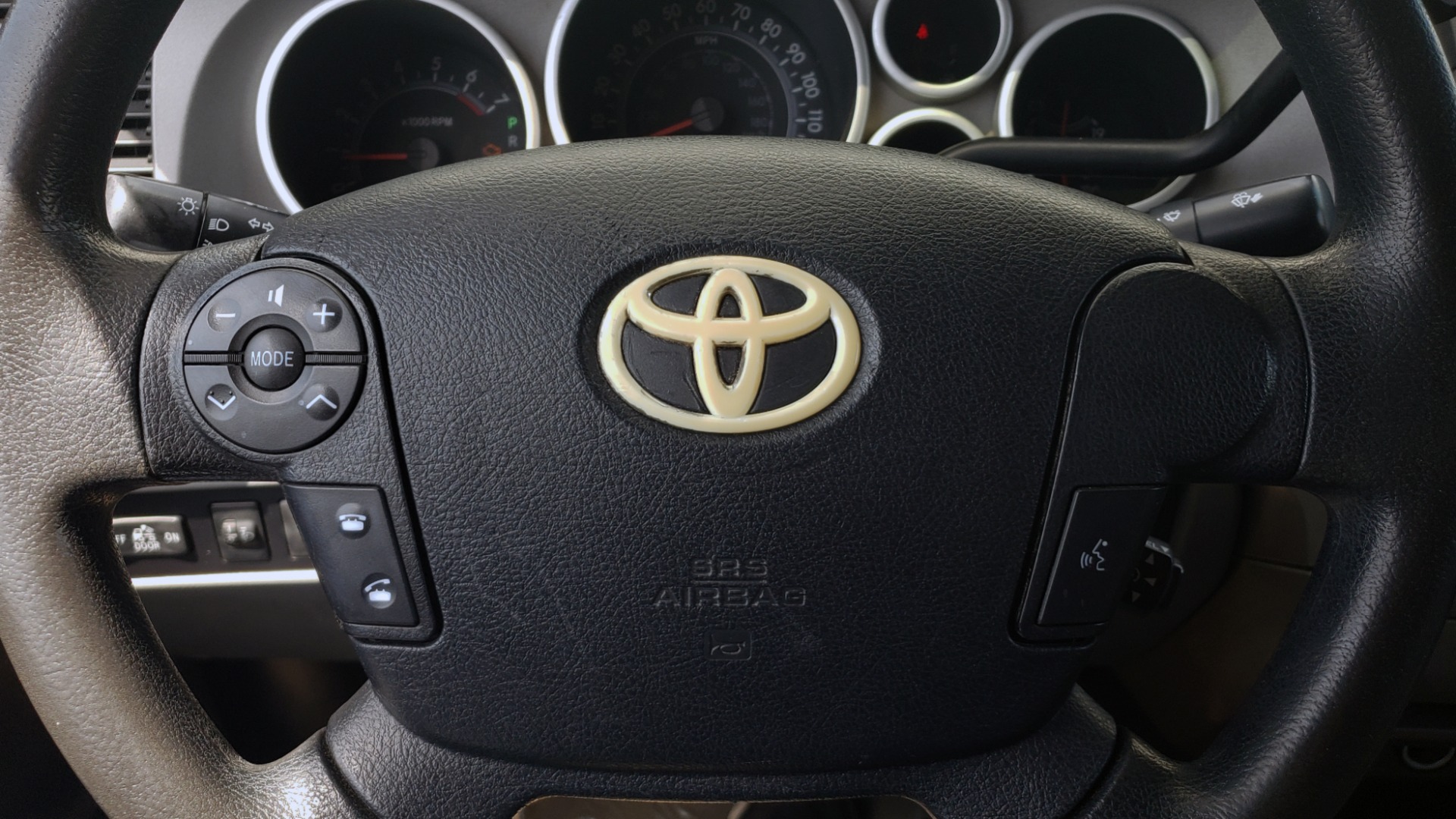 Used 2010 Toyota TUNDRA DOUBLECAB 4X4 / 4.6L V8 / 6-SPD AUTO / TOW PKG / 18IN WHEELS for sale Sold at Formula Imports in Charlotte NC 28227 37