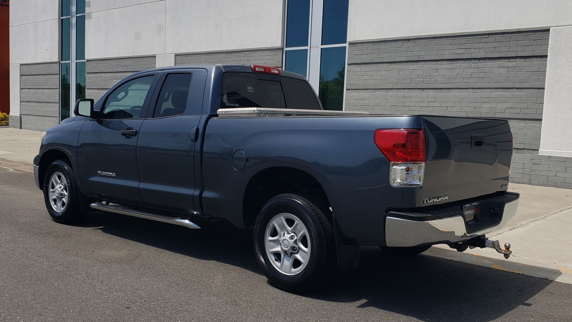 Used 2010 Toyota TUNDRA DOUBLECAB 4X4 / 4.6L V8 / 6-SPD AUTO / TOW PKG / 18IN WHEELS for sale Sold at Formula Imports in Charlotte NC 28227 5